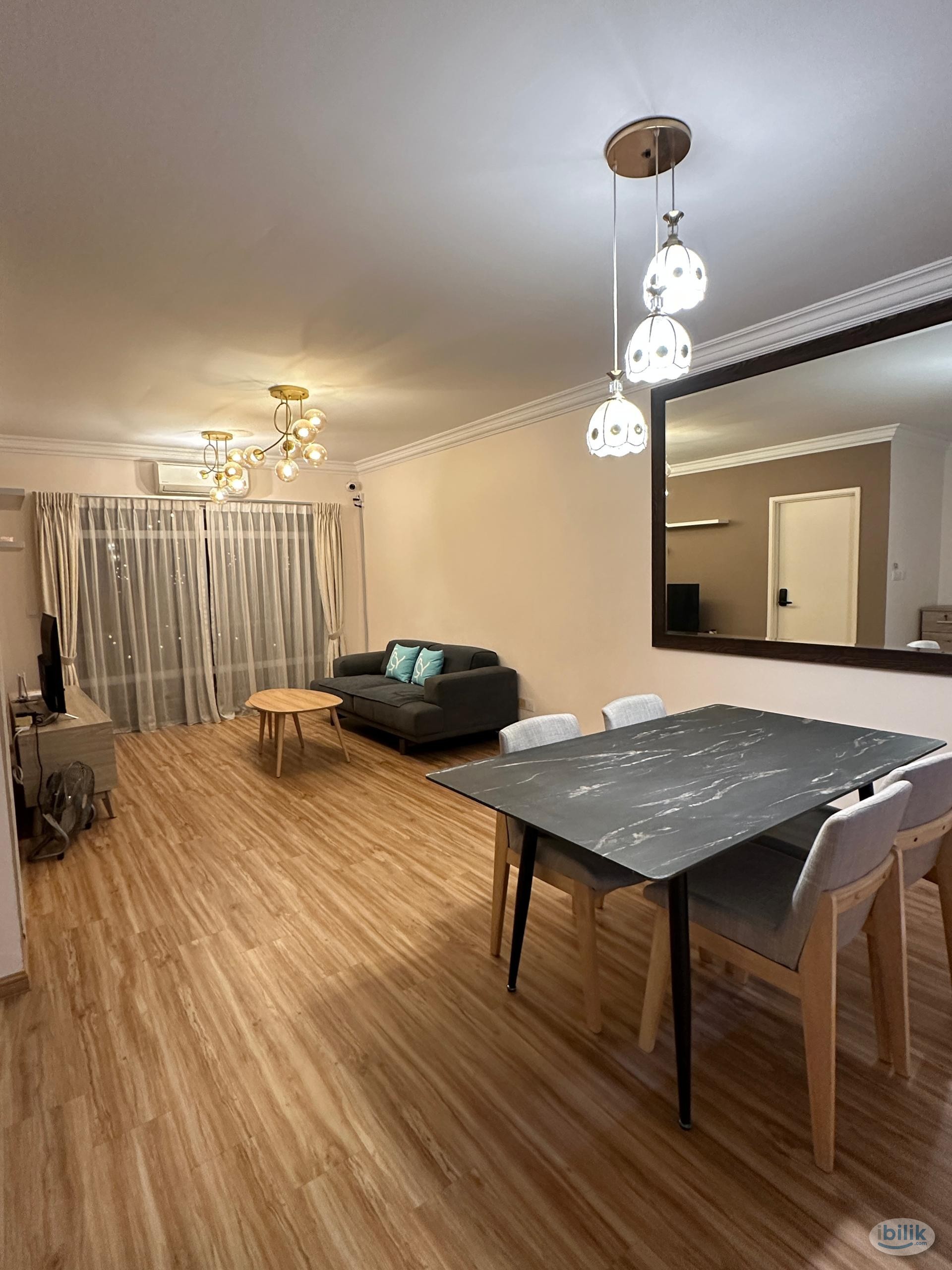 Middle Room at Perdana Exclusive, Damansara Perdana - Image 4