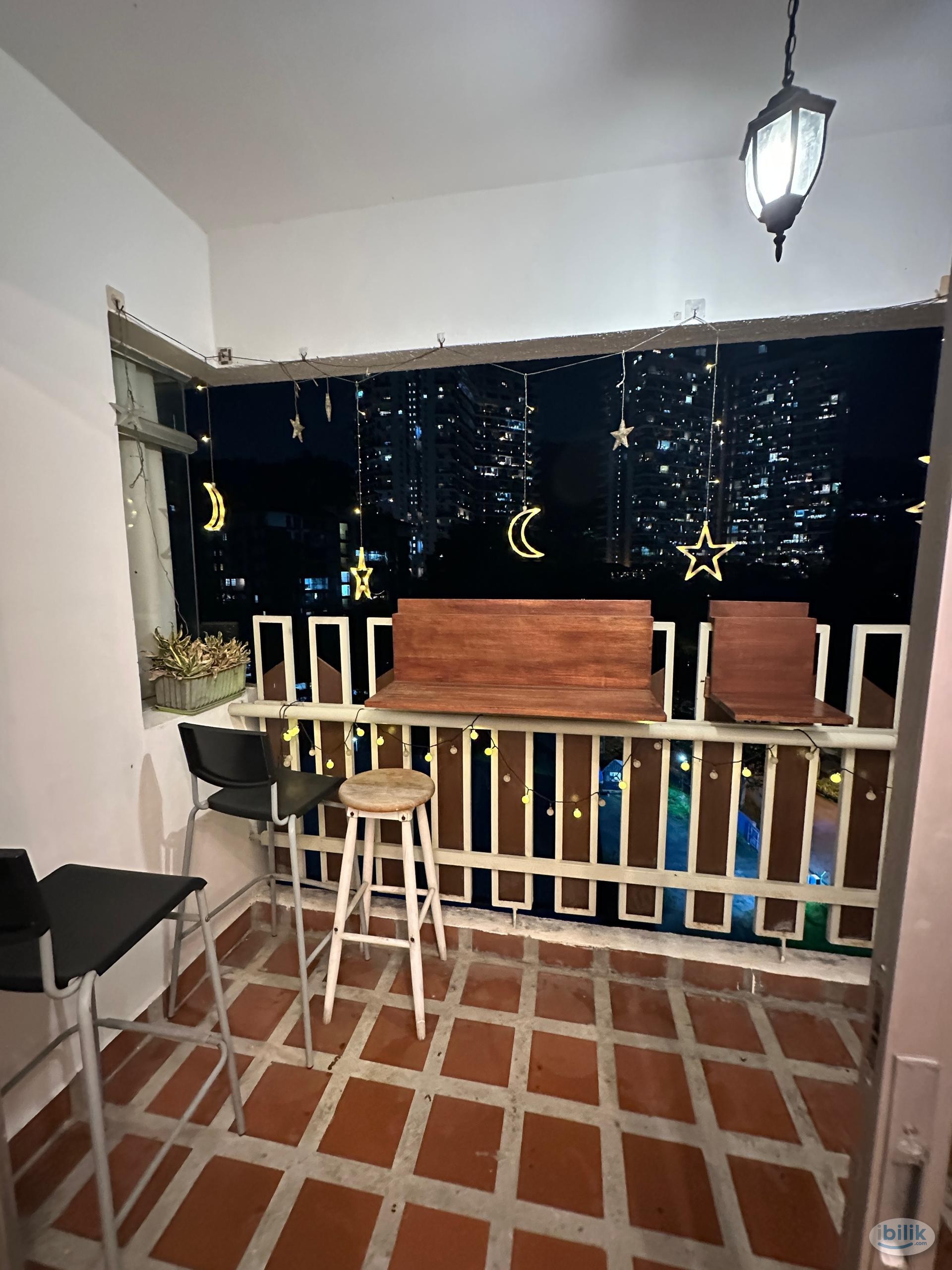 Middle Room at Perdana Exclusive, Damansara Perdana - Image 5