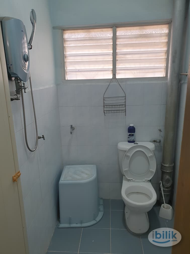 Middle Room at Taman Bukit Kajang Baru, Kajang - Image 3