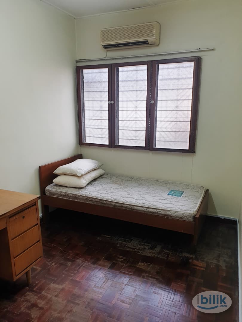 Middle Room at Taman Bukit Kajang Baru, Kajang - Image 1
