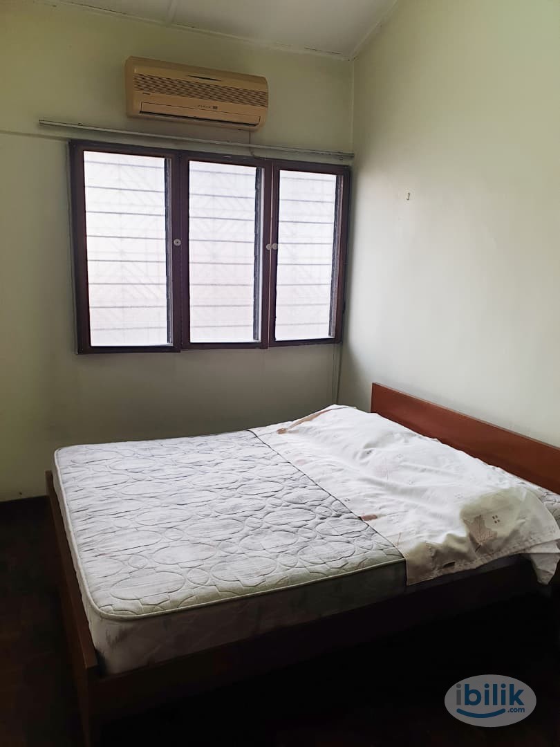 Middle Room at Taman Bukit Kajang Baru, Kajang - Image 1