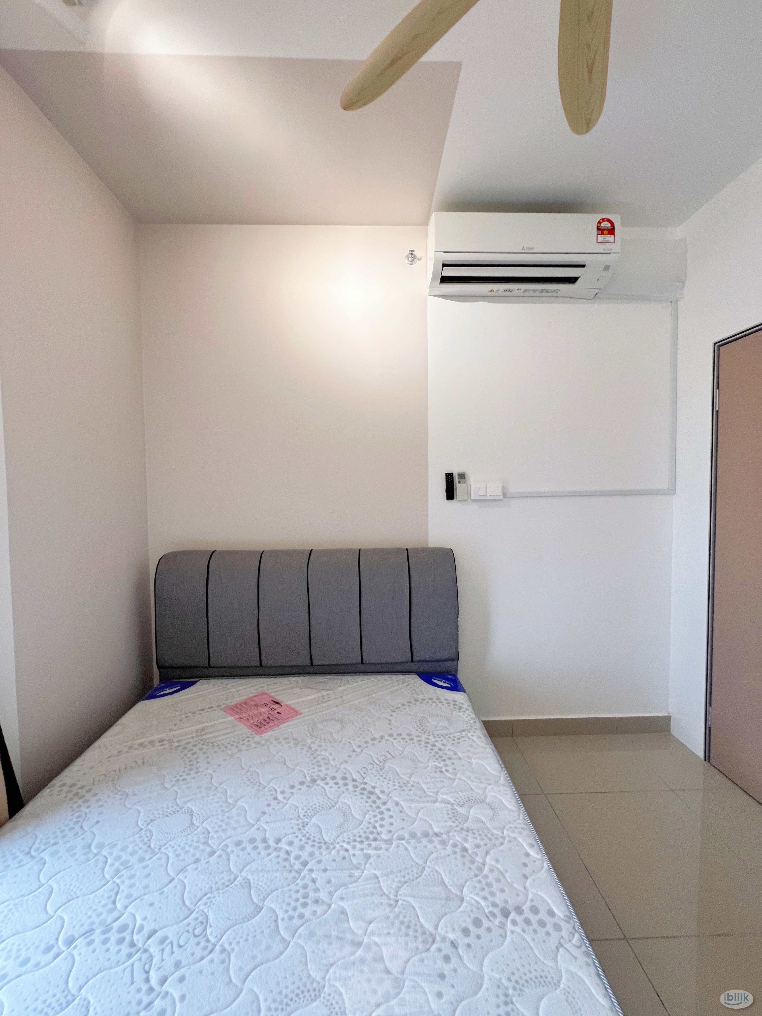 MLUNA 750 BALCONY ROOM - Image 1