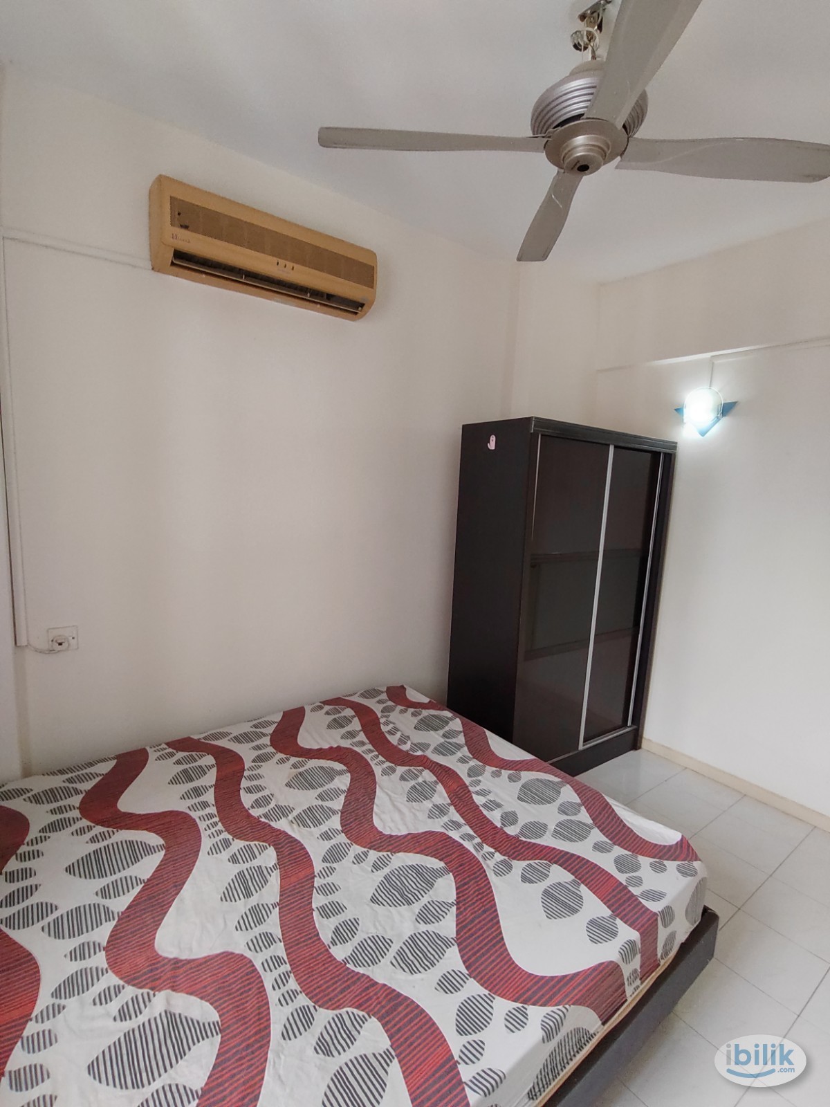 Villa Emas Aircond Middle Room included utilities Share Bathroom MIX GENDER - Image 3