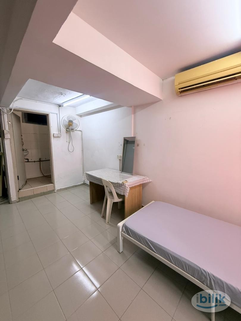 Free 1 Month Stay‼️ ZERO DEPOSIT ‼️ 🏡 Middle Room With Private Bathroom 🏡 Female Unit Only💕 - Image 2