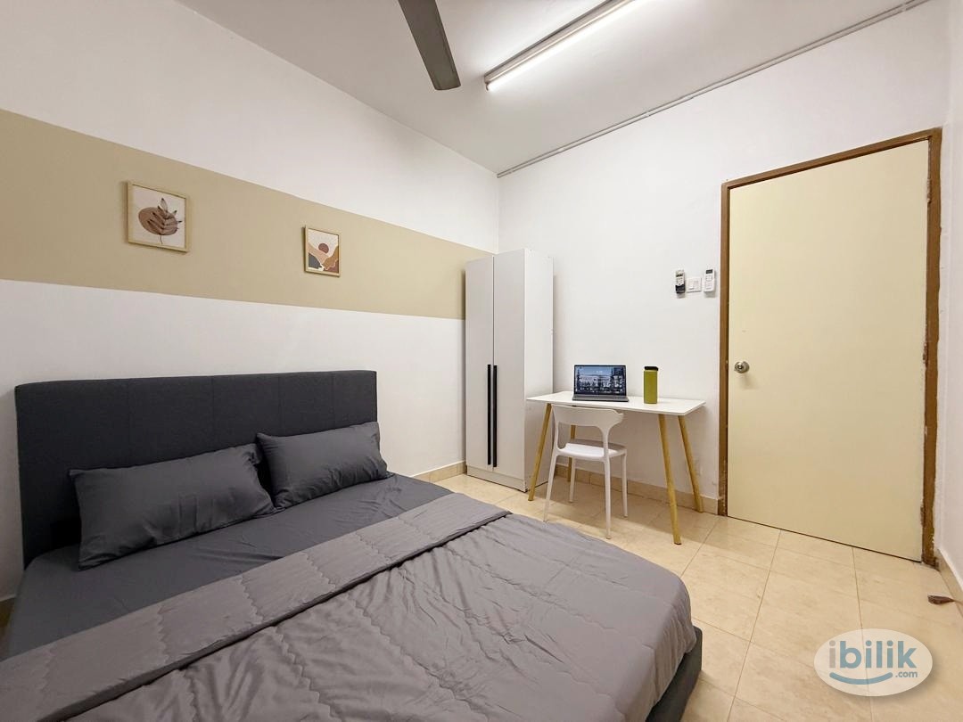 Female Middle Room | WiFi Included | Near LRT Salak Selatan - Image 1