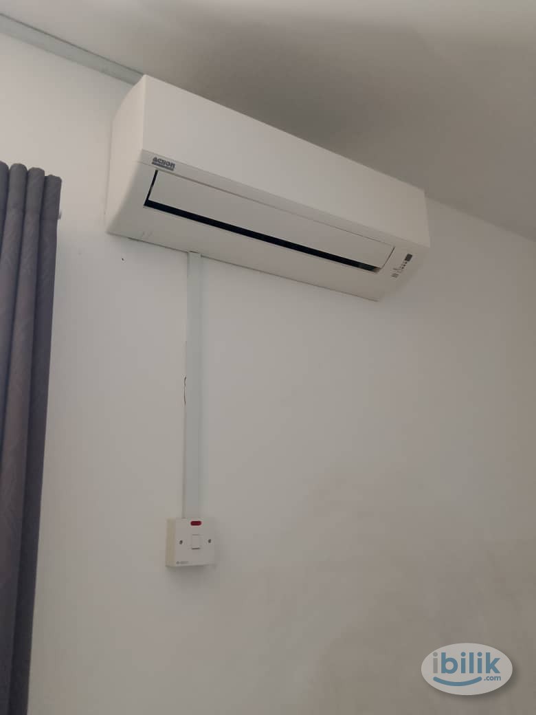 Middle Room at Kota Damansara, Petaling Jaya - Image 1