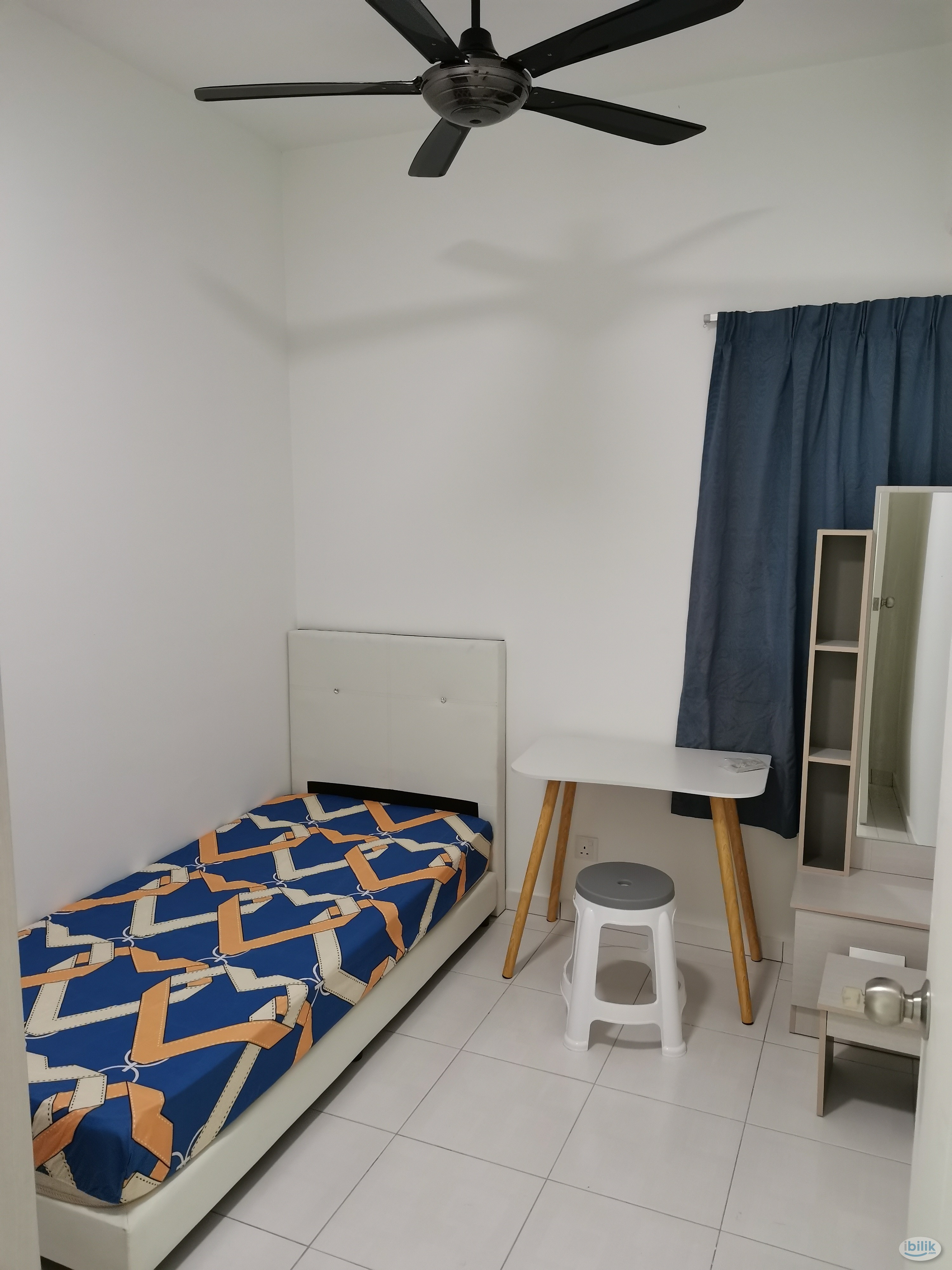 i-Santorini Aircond Furnished Middle Room included utilities - Image 1