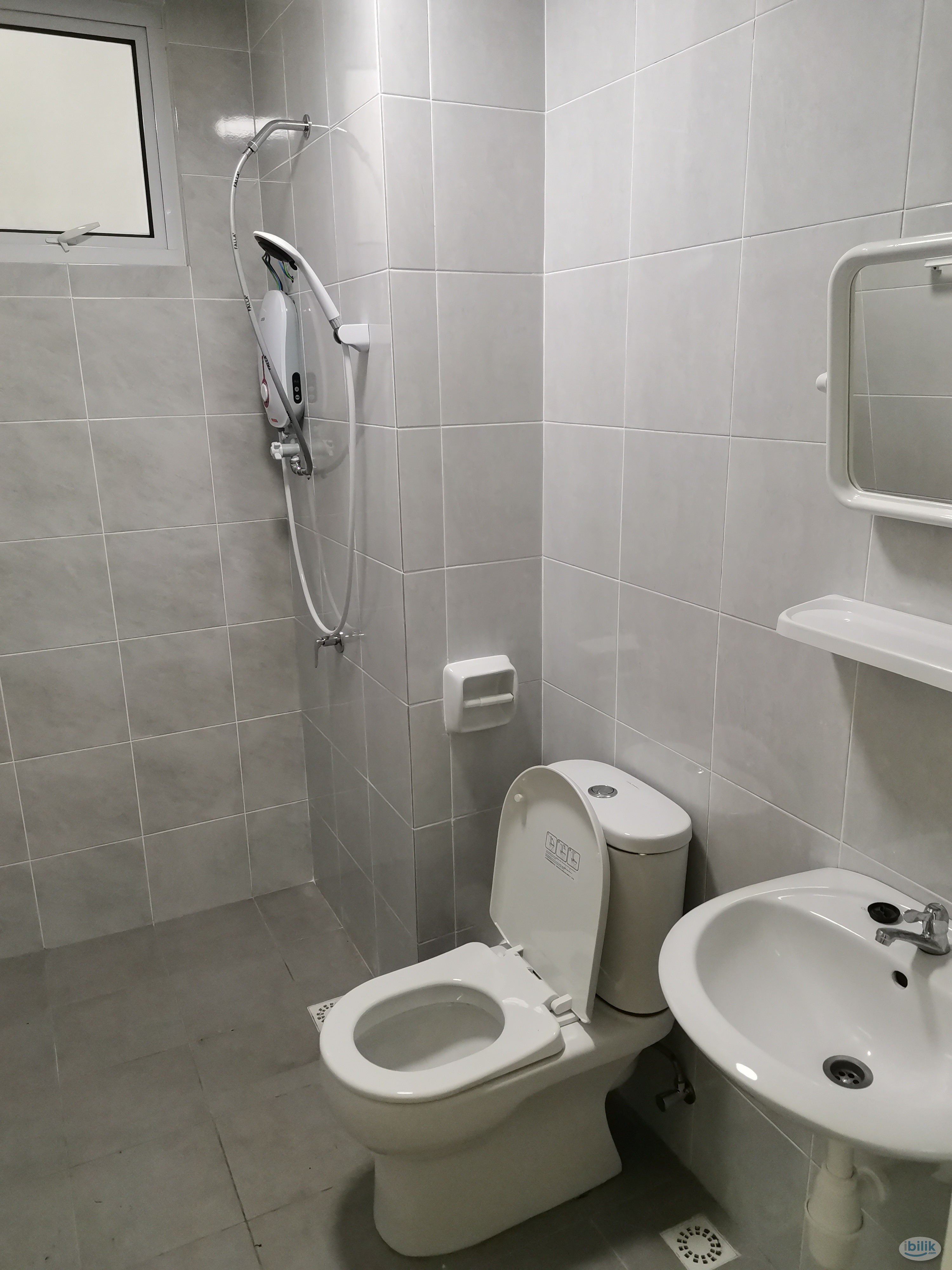 i-Santorini Aircond Furnished Middle Room included utilities - Image 4