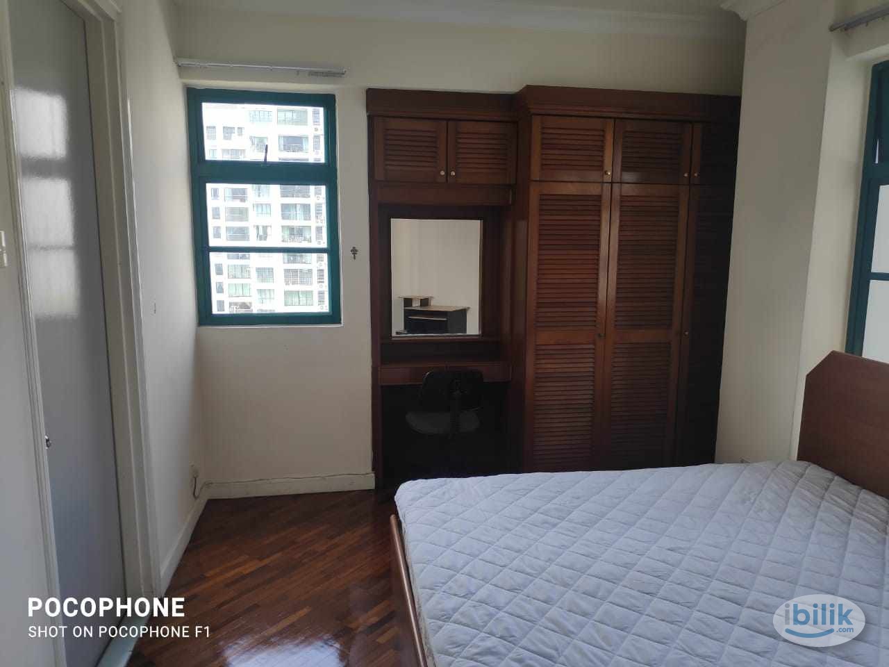 Quiet and Simple Room at Permas Jaya - Image 4