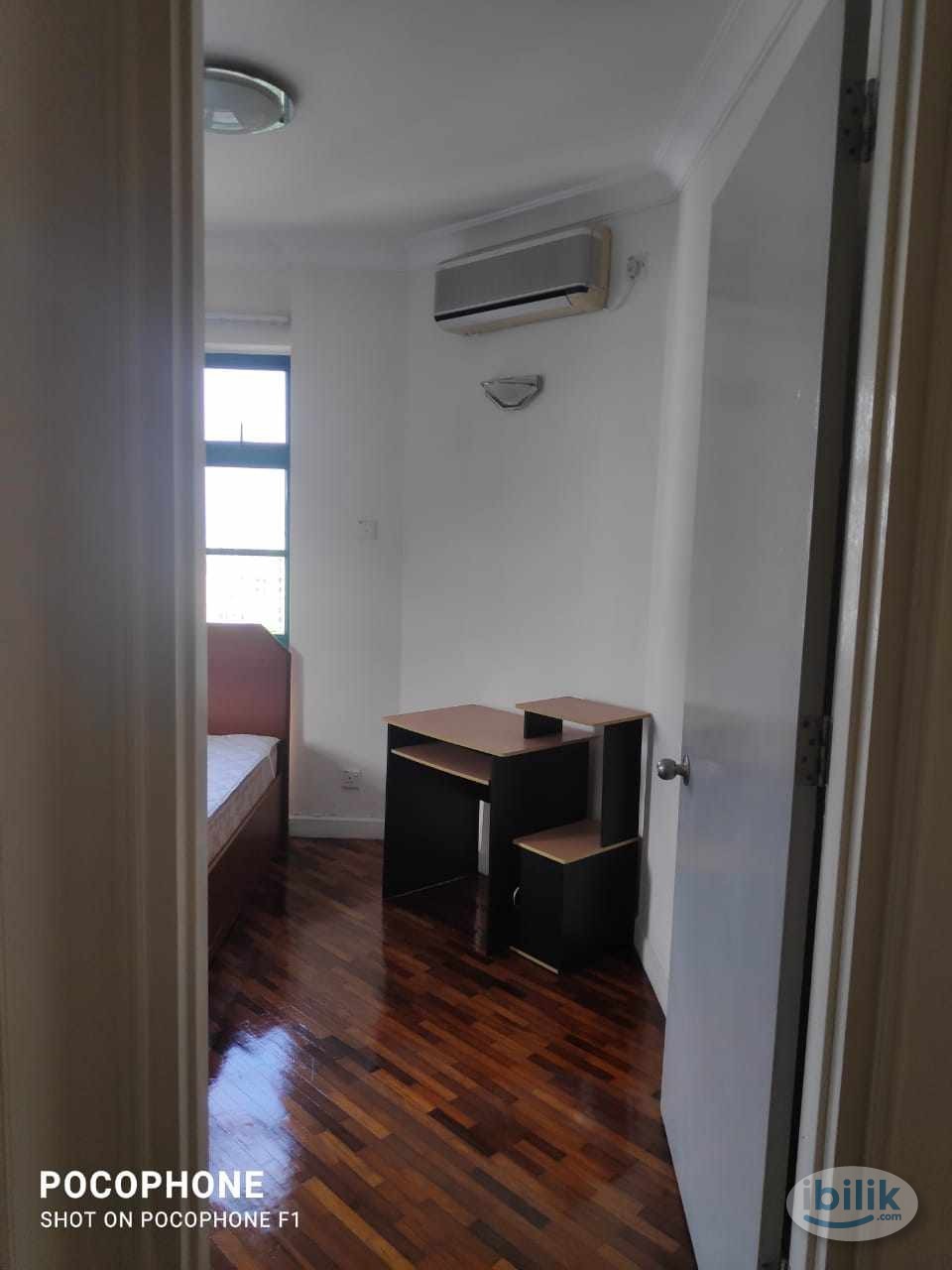 Quiet and Simple Room at Permas Jaya - Image 2