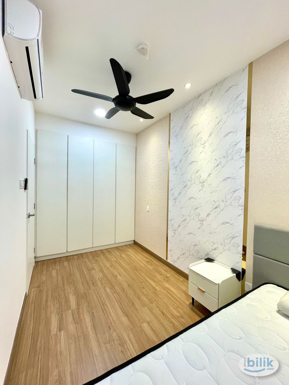 Fully Furnished with Interior Design Medium Bedroom For Rent - Image 2