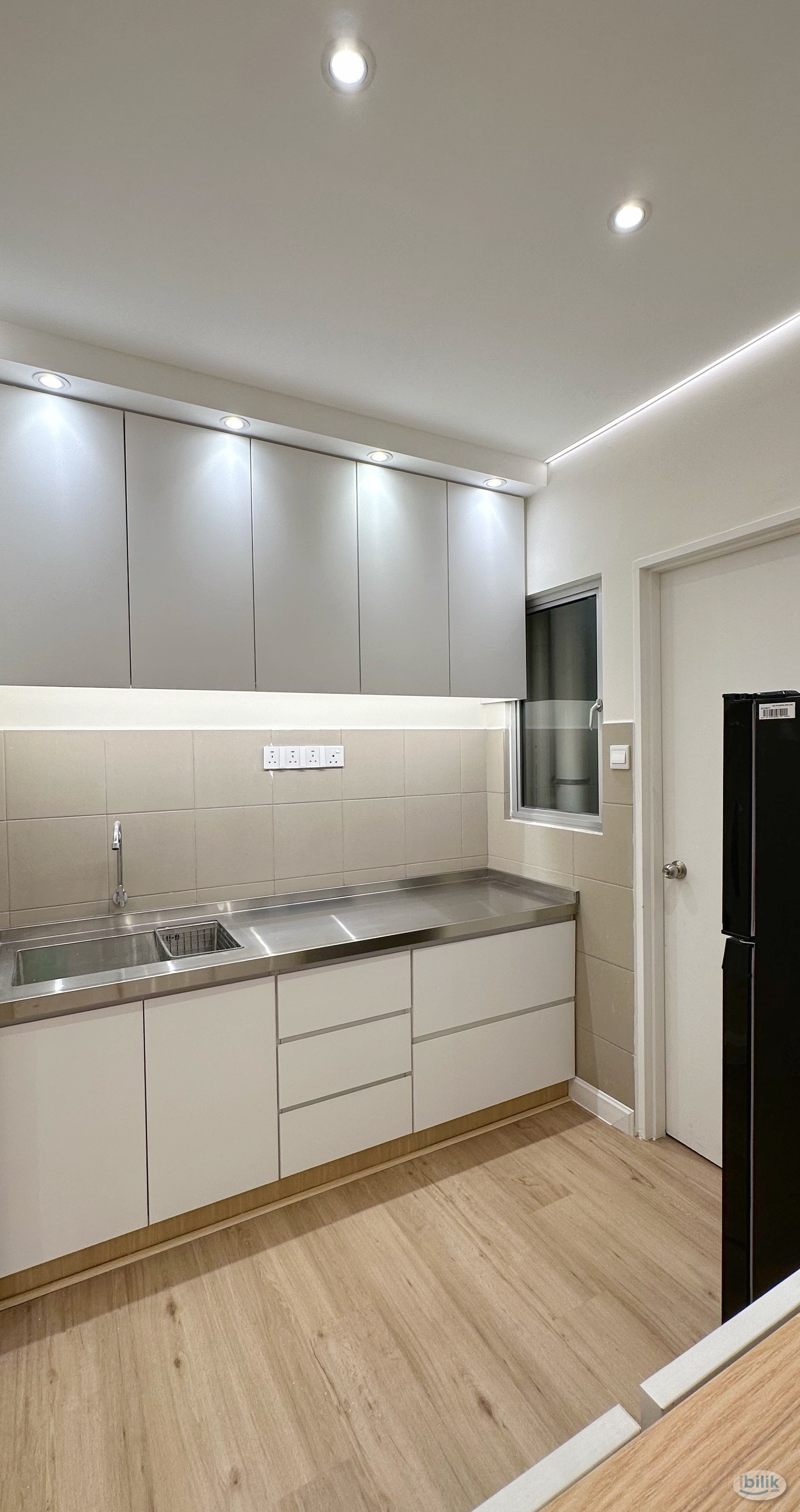 Master Room at Kiara Kasih @ Mont Kiara / Segambut , Female Unit , 1+1 depo only - Image 5