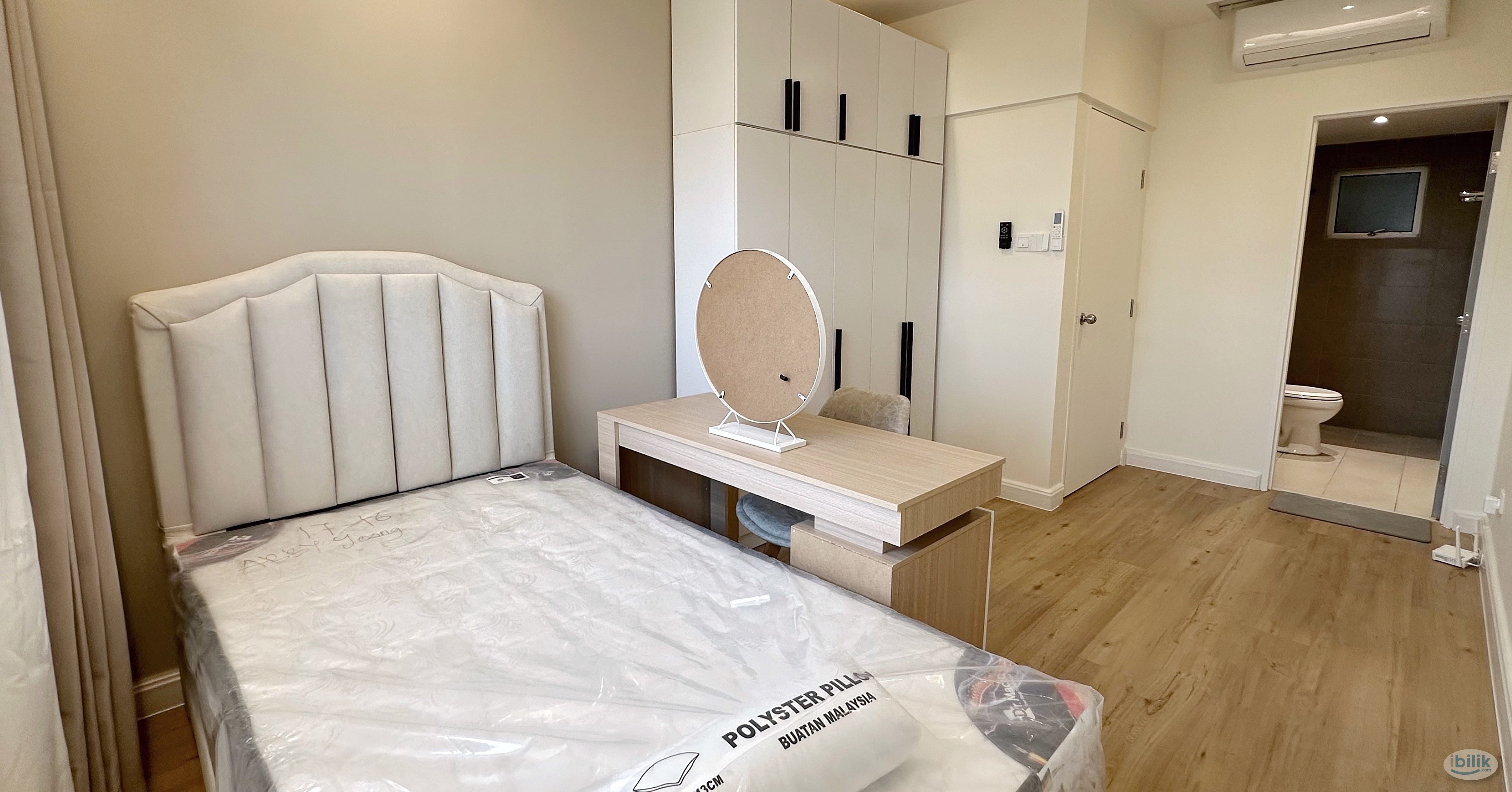 Master Room at Kiara Kasih @ Mont Kiara / Segambut , Female Unit , 1+1 depo only - Image 1