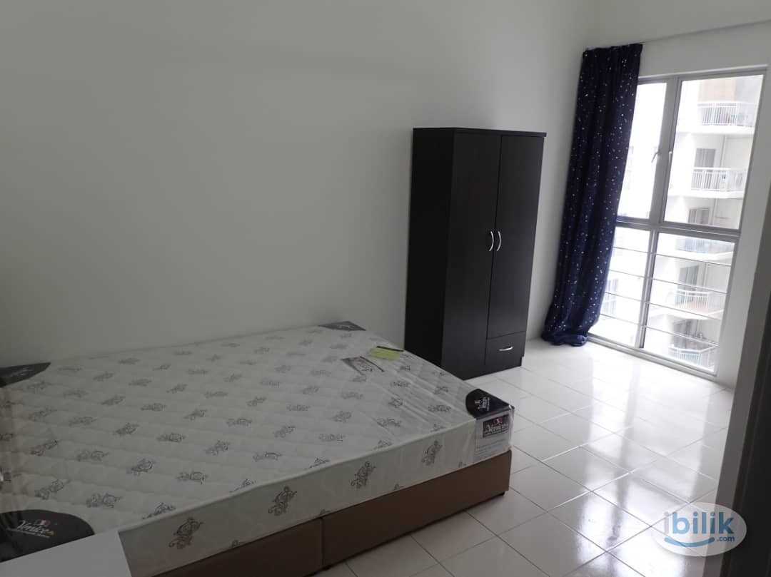 Master Room at Residensi Laguna, Bandar Sunway - Image 1