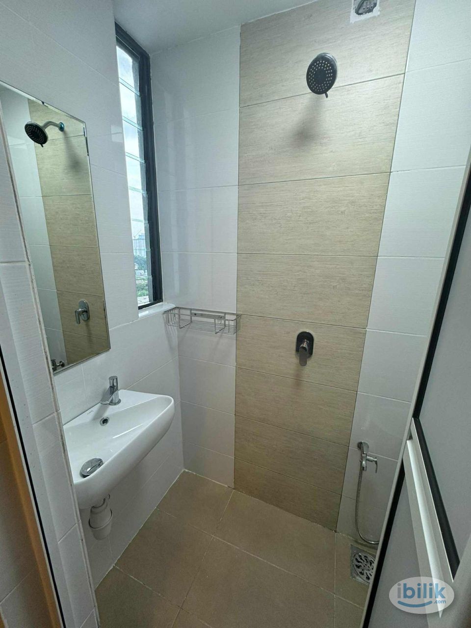 Master Room at SkyVille 8, Old Klang Road - Image 2
