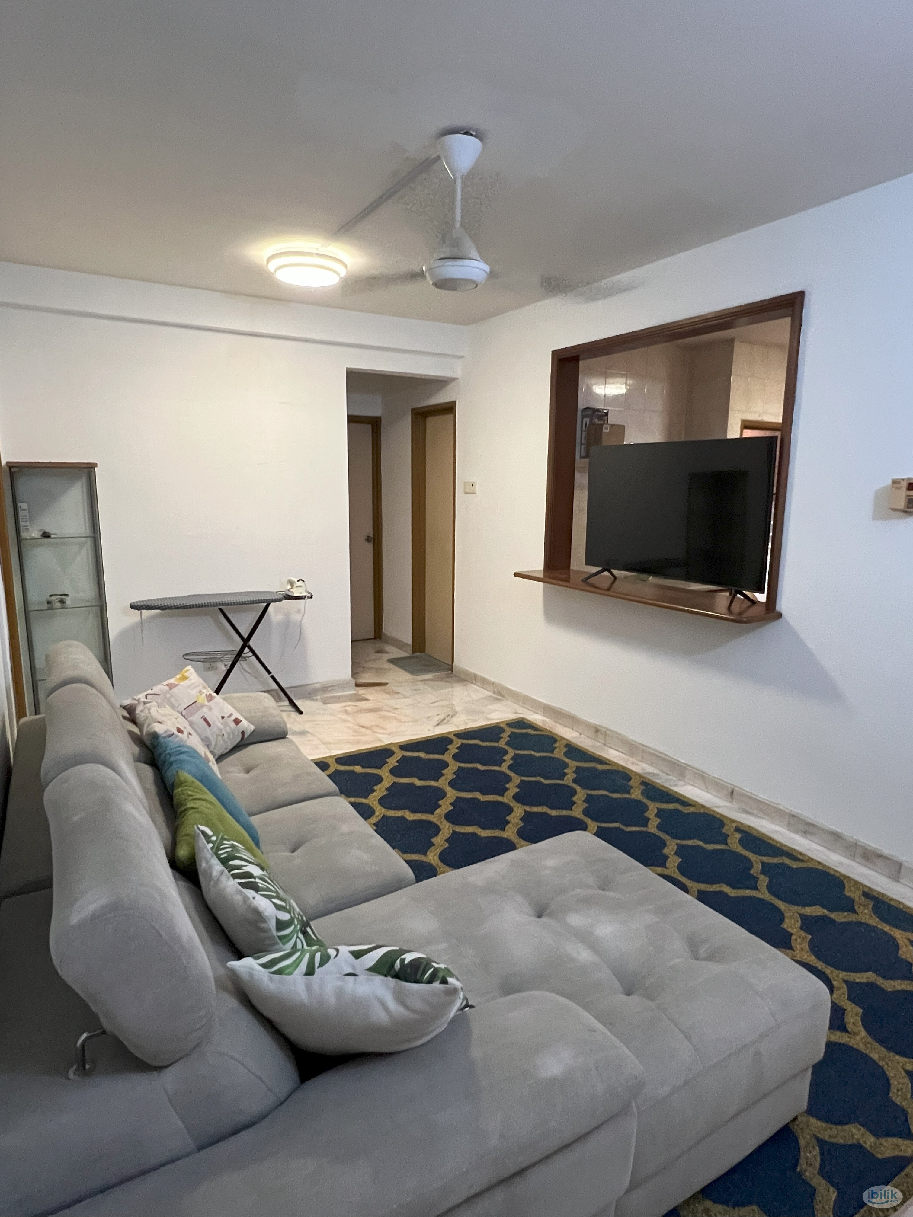 Big Middle Room (High Speed Internet) at Jalan Ipoh - Image 4
