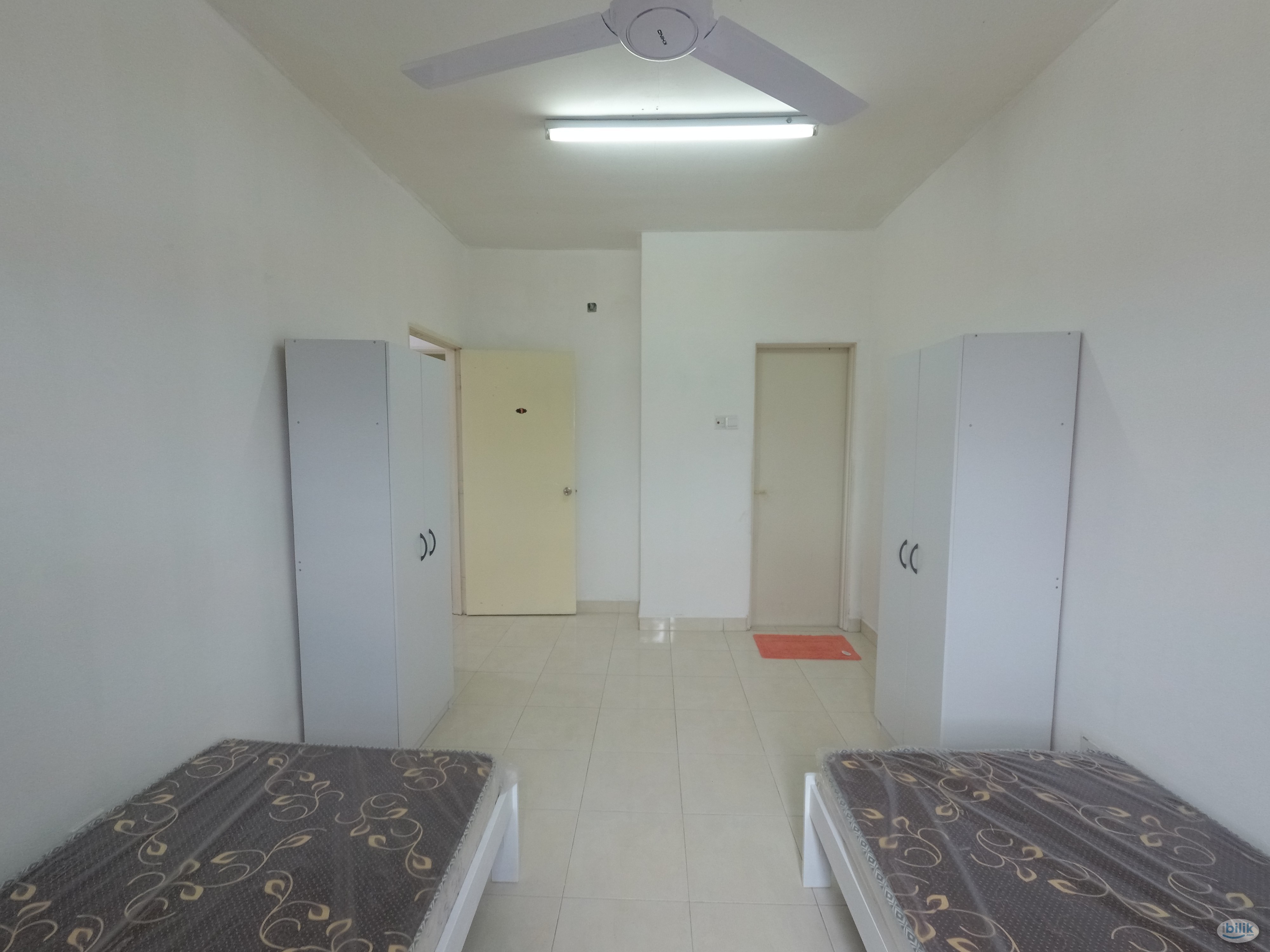 Girl Muslim | private toilet | sharing | Master Room at Banjaria Court, Batu Caves \ sri gombak | fully furnised - Image 1