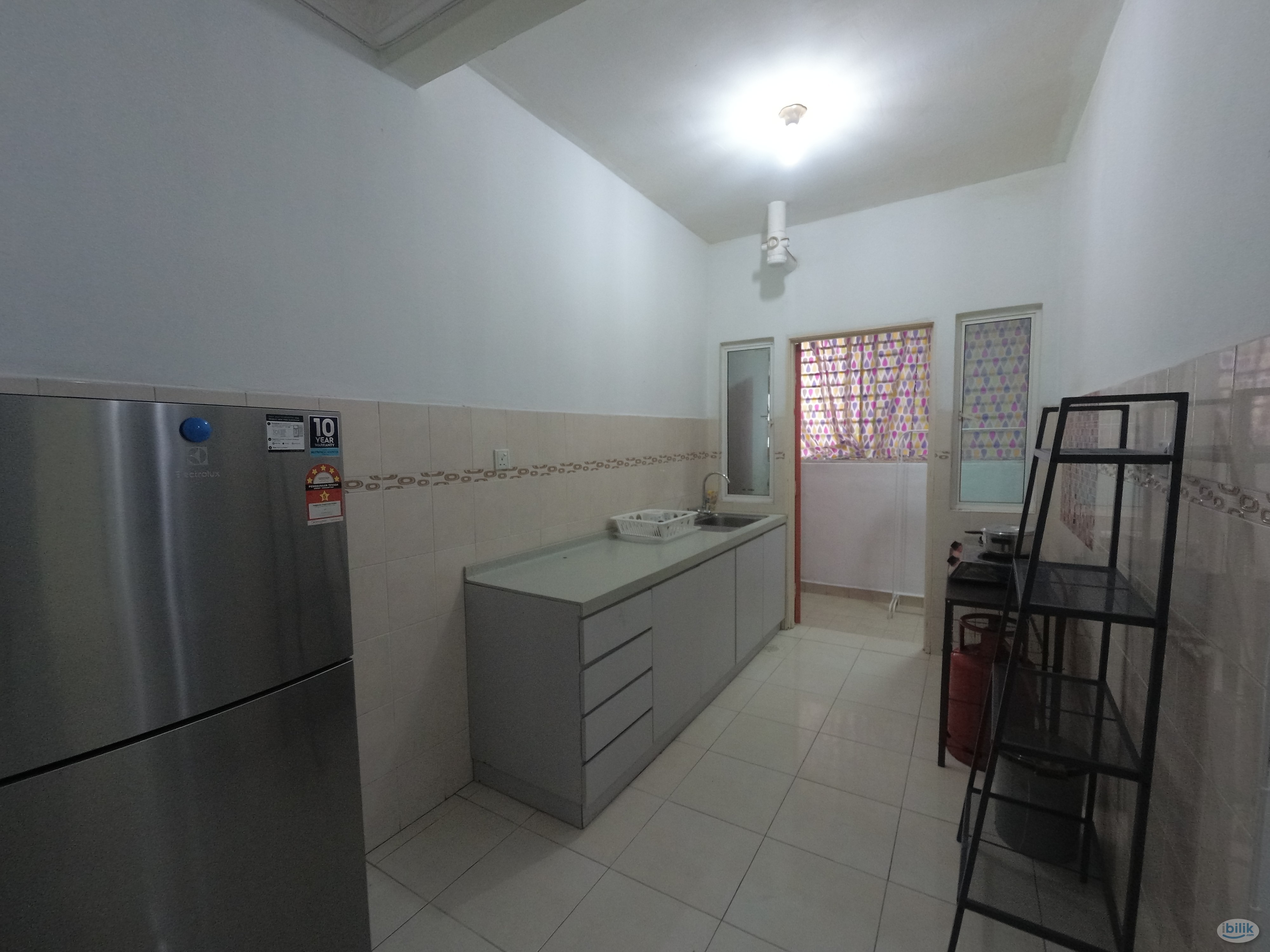 Girl Muslim | private toilet | sharing | Master Room at Banjaria Court, Batu Caves \ sri gombak | fully furnised - Image 4