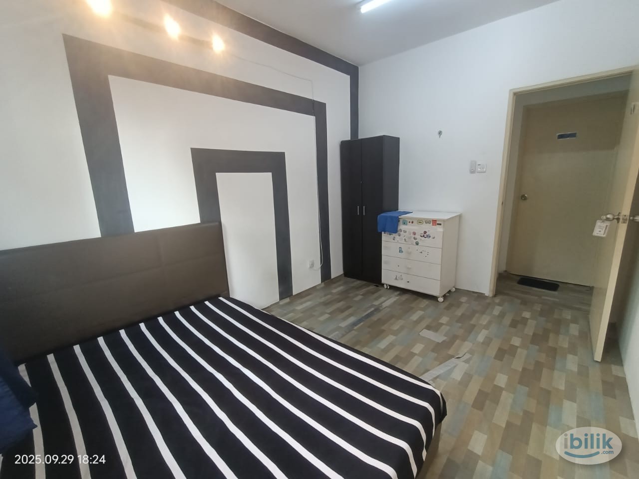 Middle Room at Idaman Selasih, Sungai Ara, Bayan Lepas, near Fiz Zone - Image 1