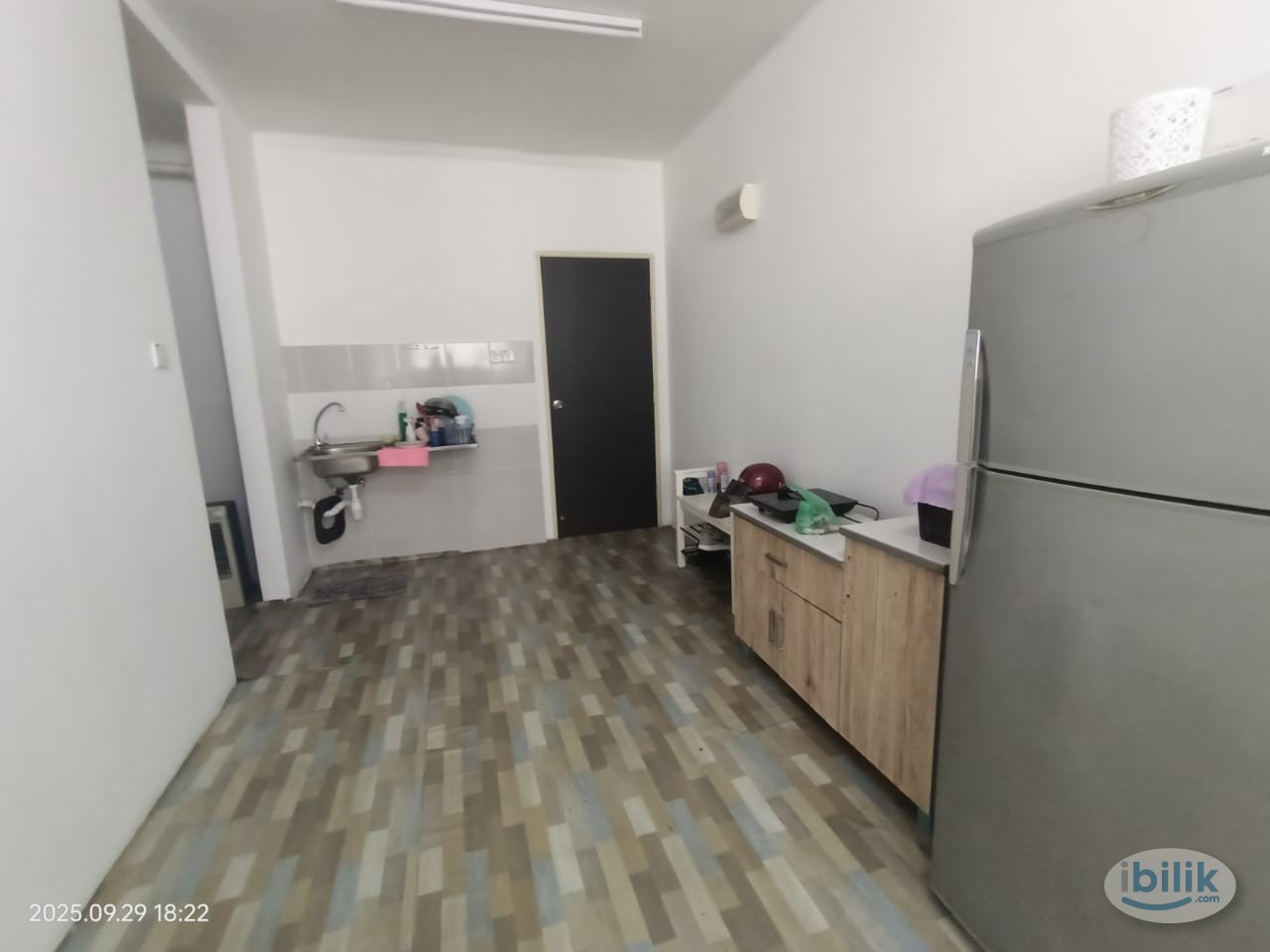 Middle Room at Idaman Selasih, Sungai Ara, Bayan Lepas, near Fiz Zone - Image 3
