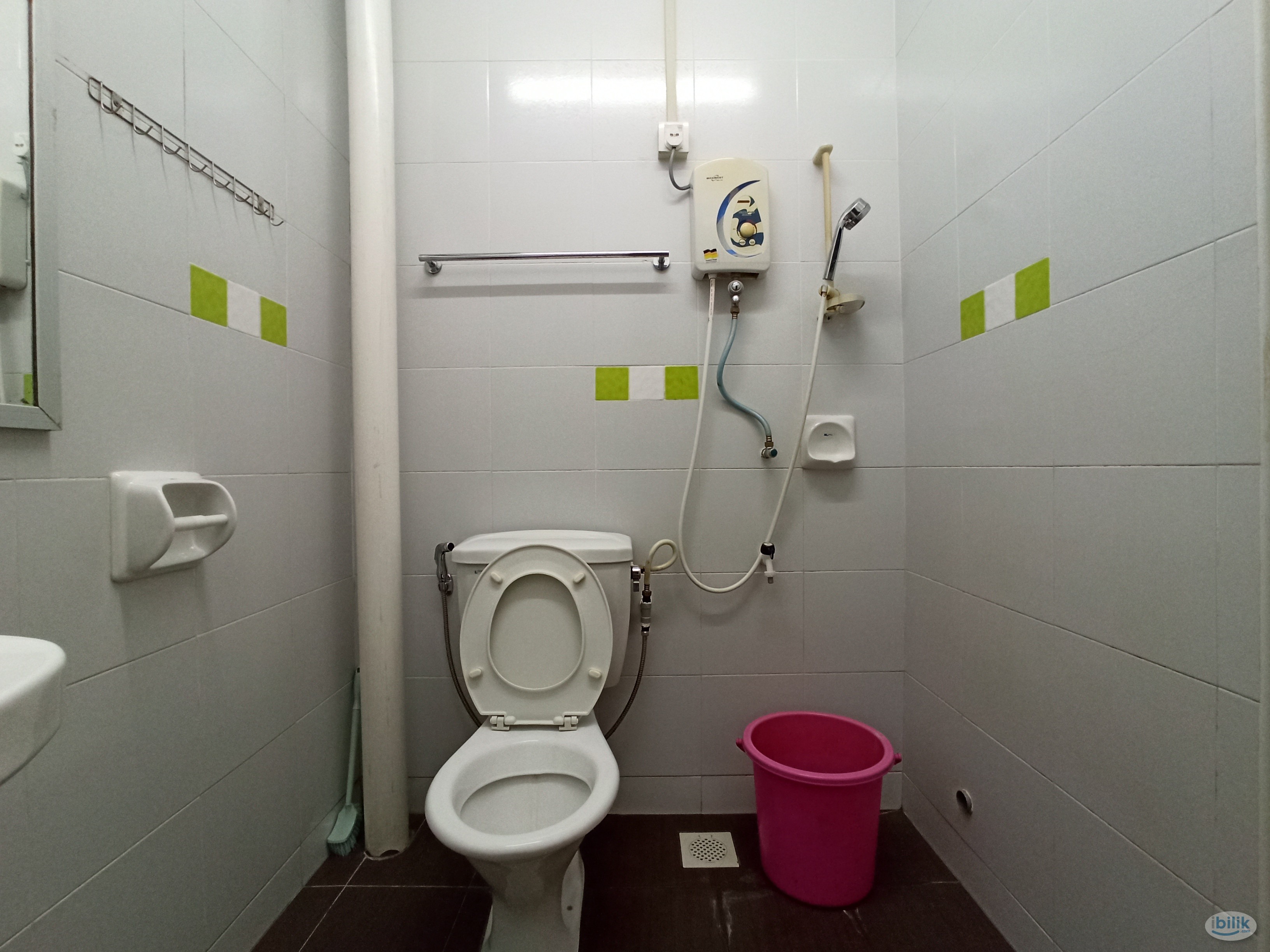 🔥Desa Tebrau Fully Furnished Medium Aircon Room with Attached Shared Bathroom for Rent🔥 - Image 2