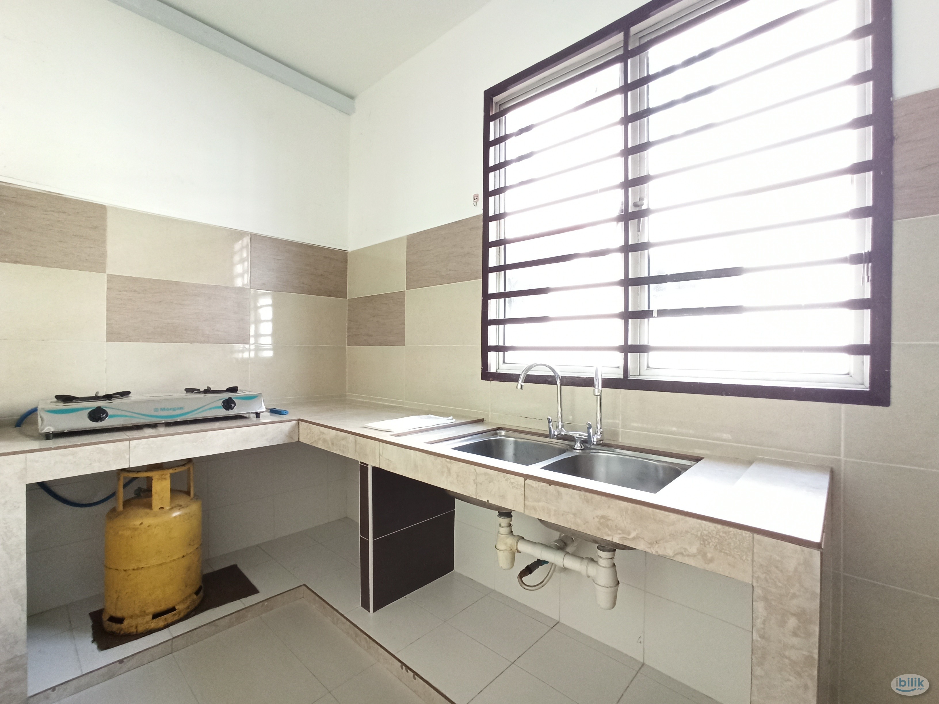 🔥Desa Tebrau Fully Furnished Medium Aircon Room with Attached Shared Bathroom for Rent🔥 - Image 4