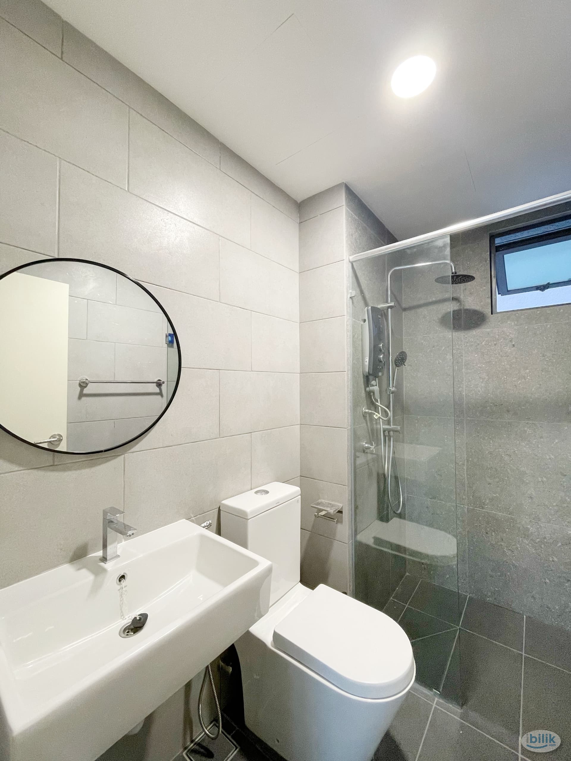 Middle Room | Meta Residence| 300 metres to MRT Putra Permai - Image 4