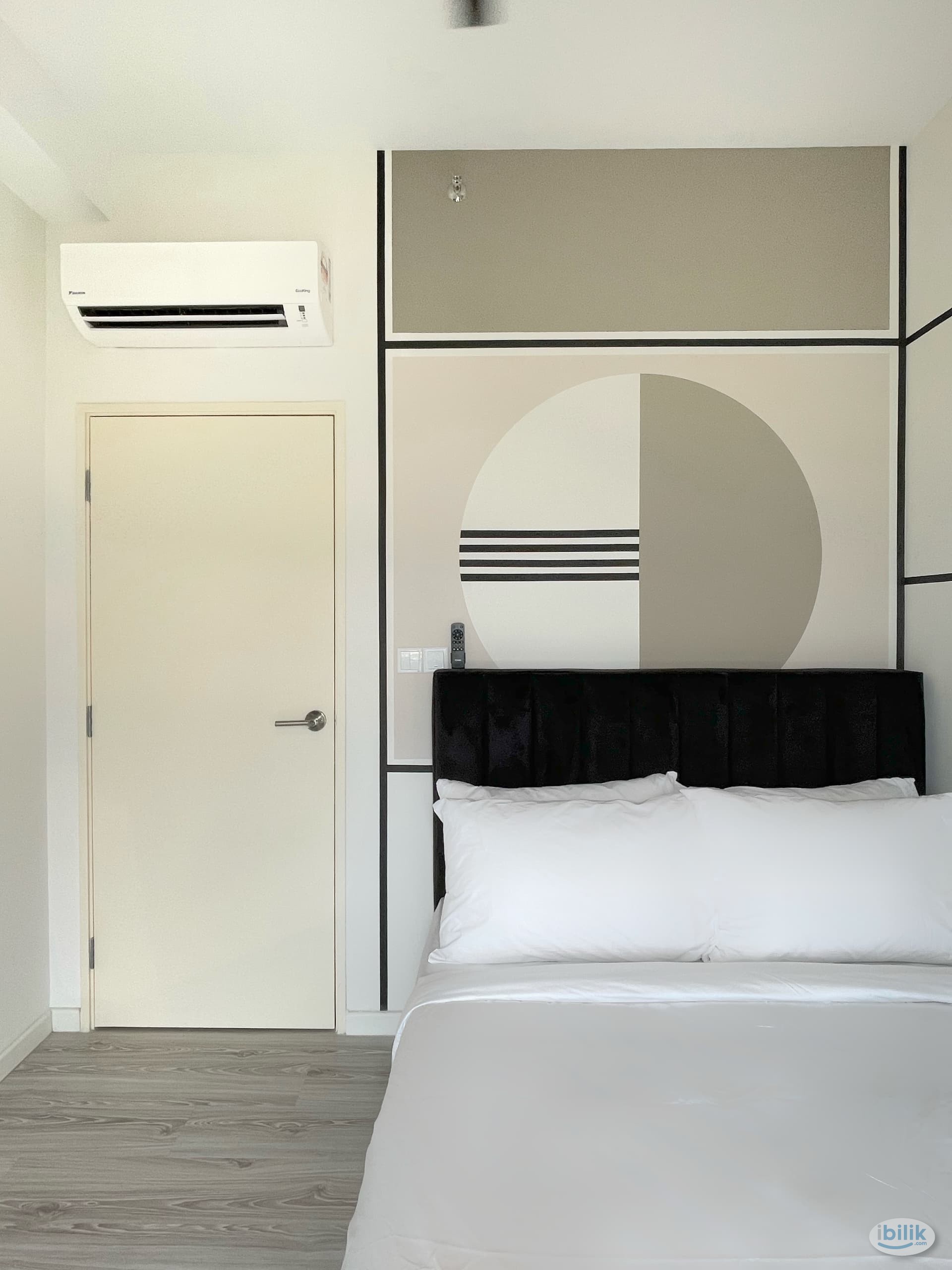 Middle Room | Meta Residence| 300 metres to MRT Putra Permai - Image 1