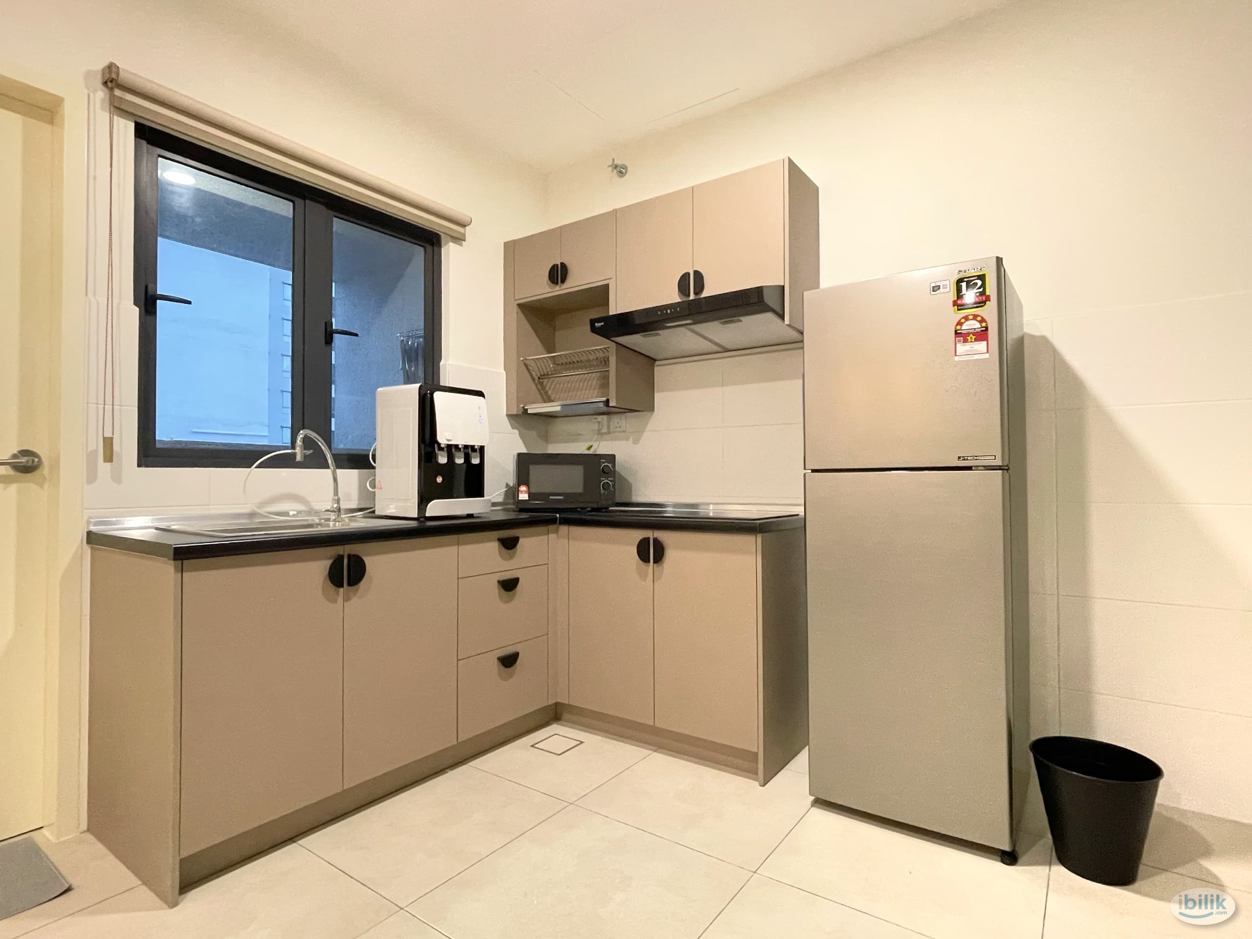 Middle Room | Meta Residence| 300 metres to MRT Putra Permai - Image 3