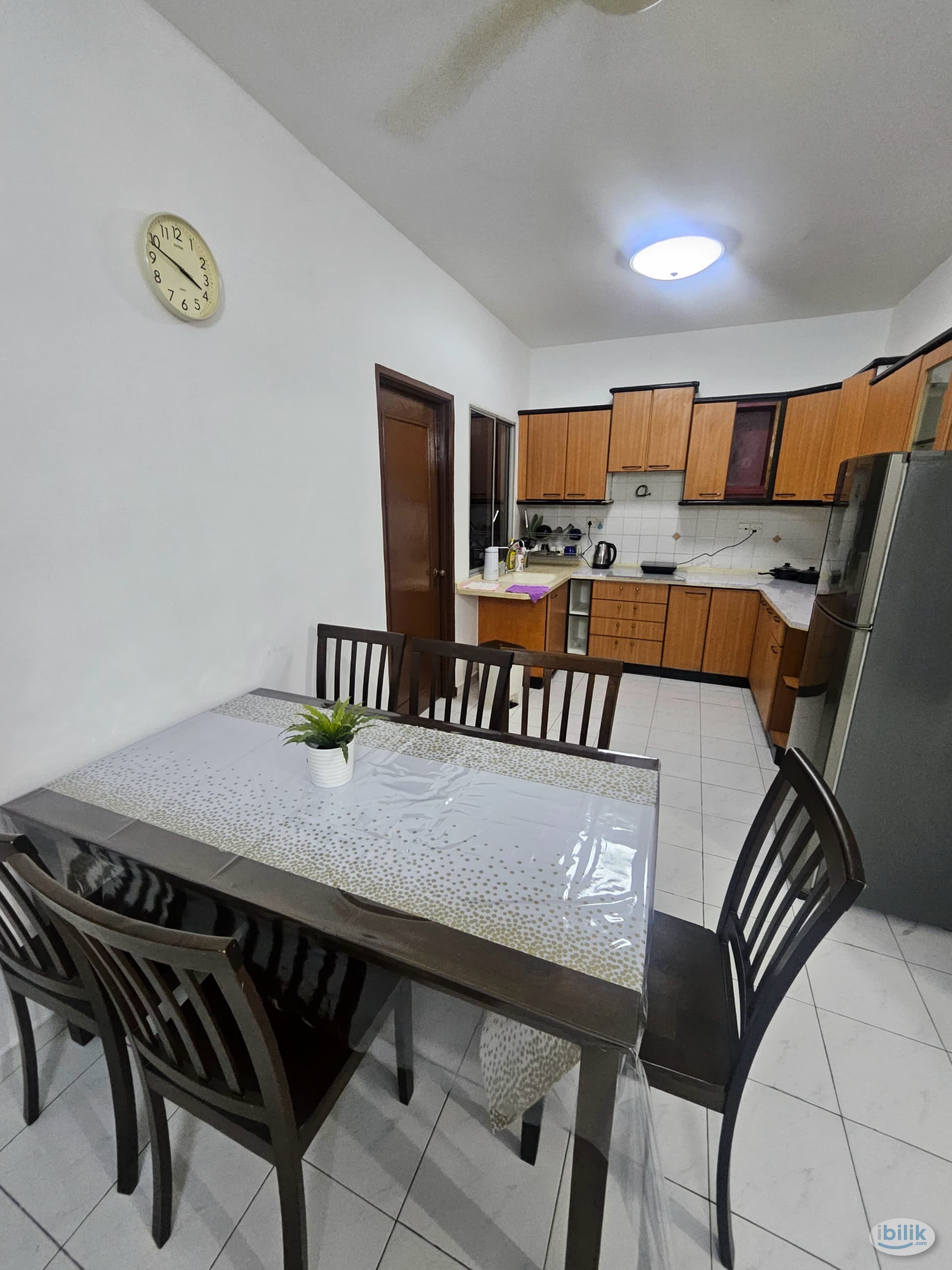 Single Room at Villa Emas, Bayan Indah - Image 2
