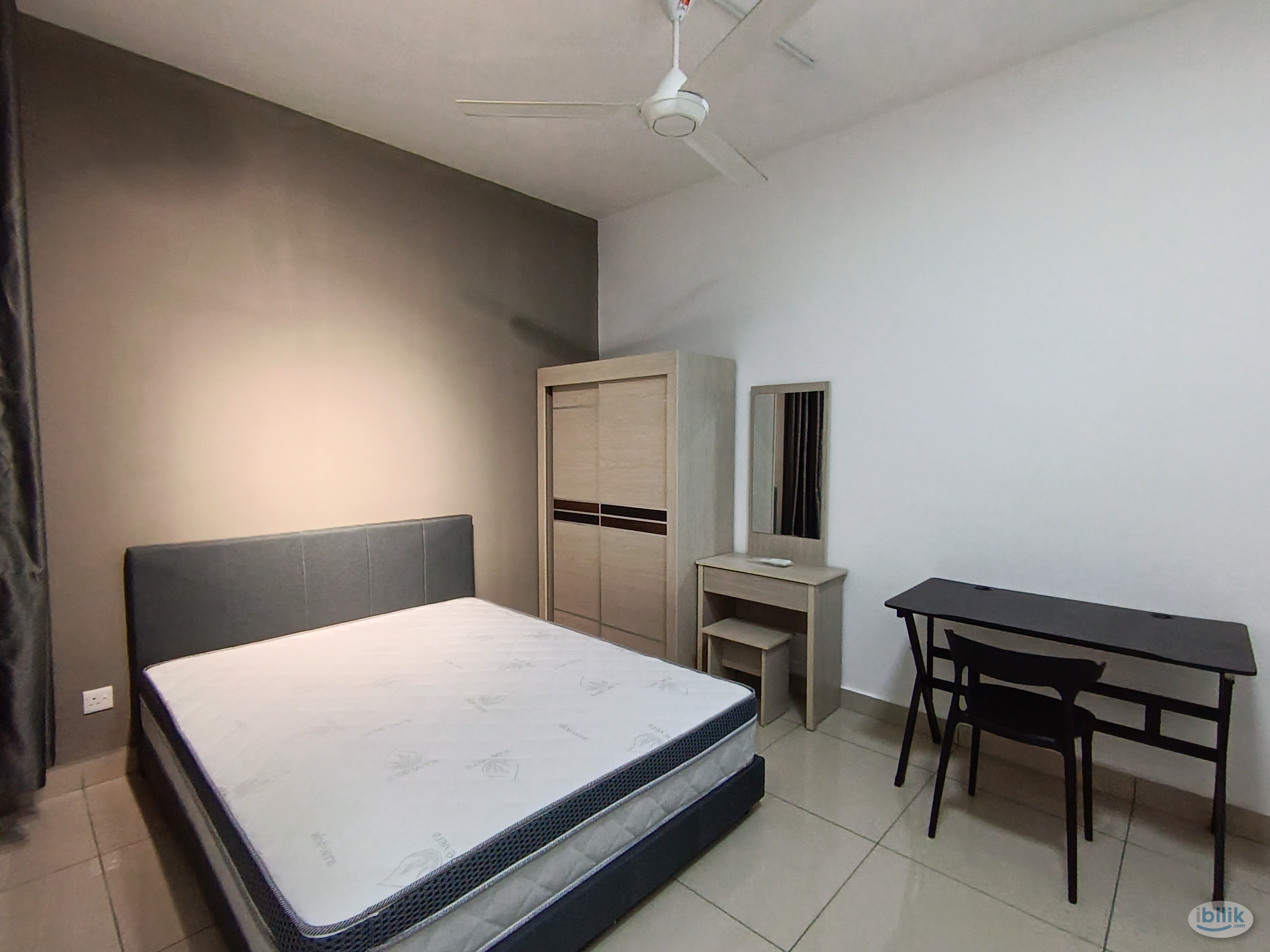 Middle Room at PV9 Residence, Setapak - Image 1