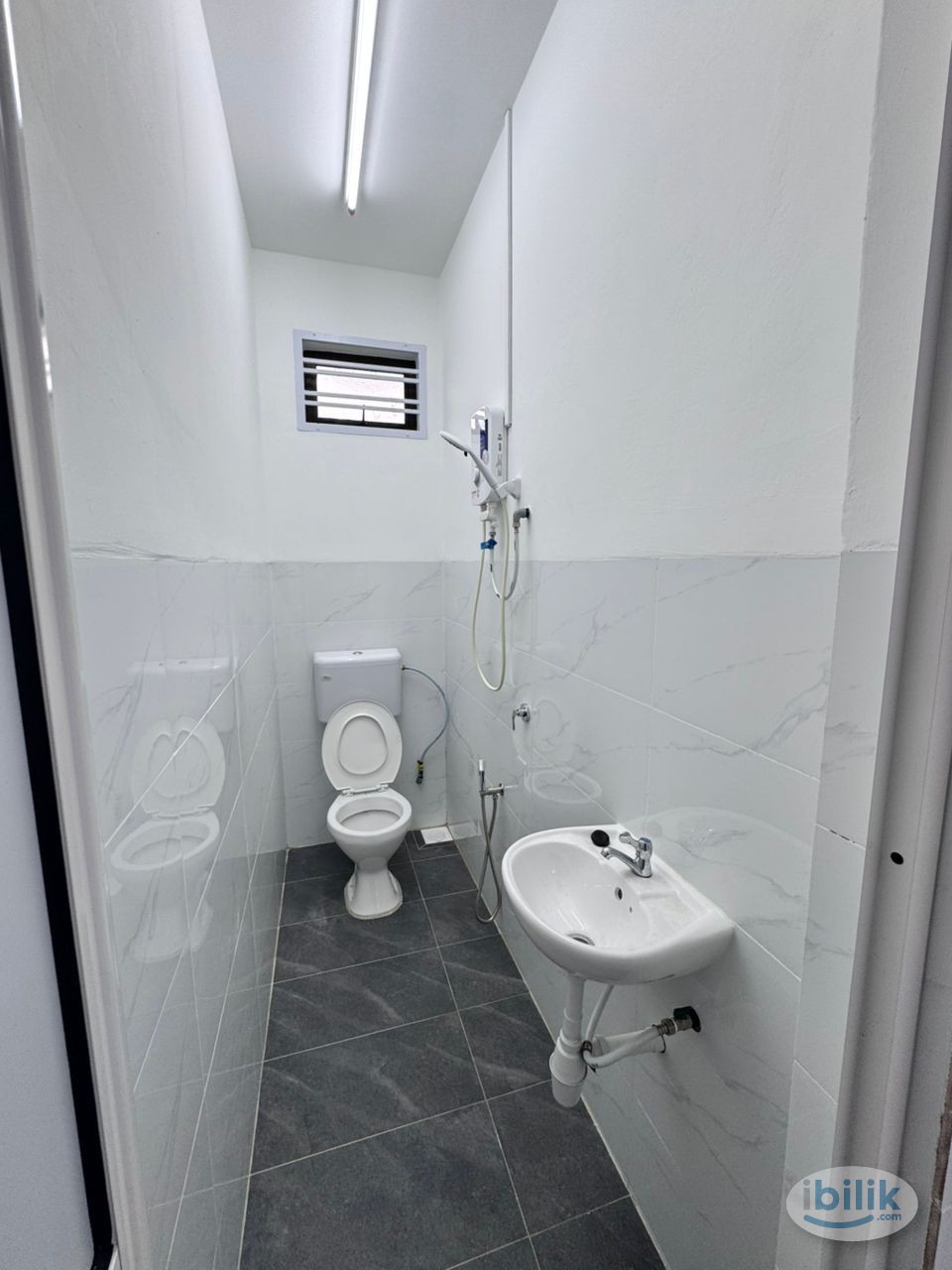 JB Town Jalan Kemaman Room For Rent / Near CIQ - Image 5
