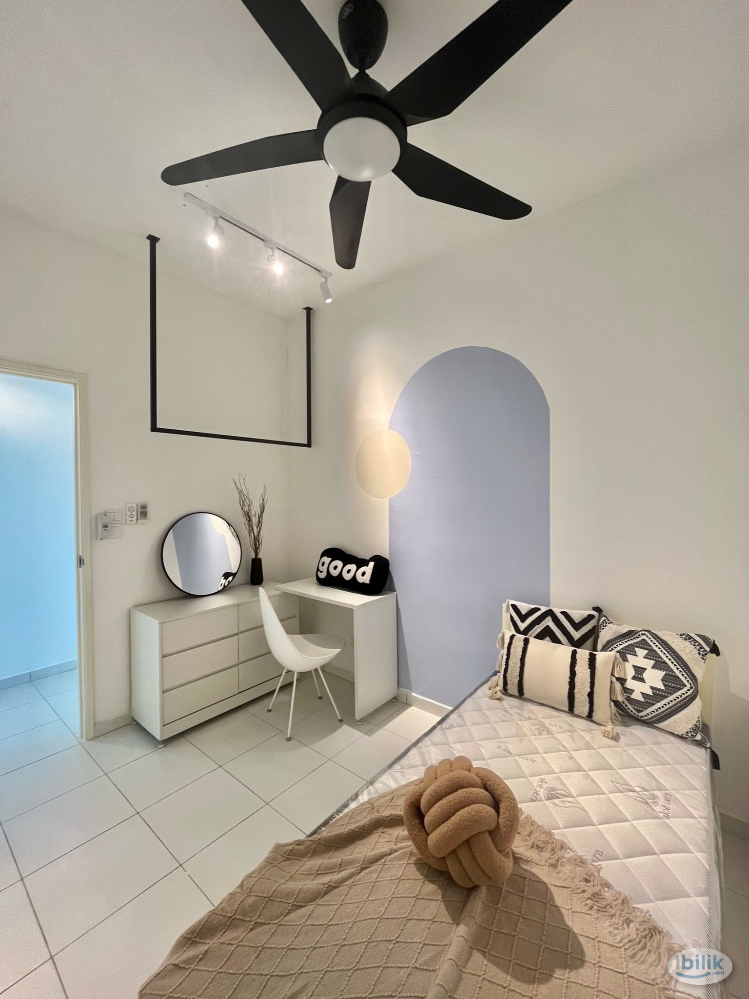 Premium Single Room at I-Santorini, Tanjung Tokong - Image 2
