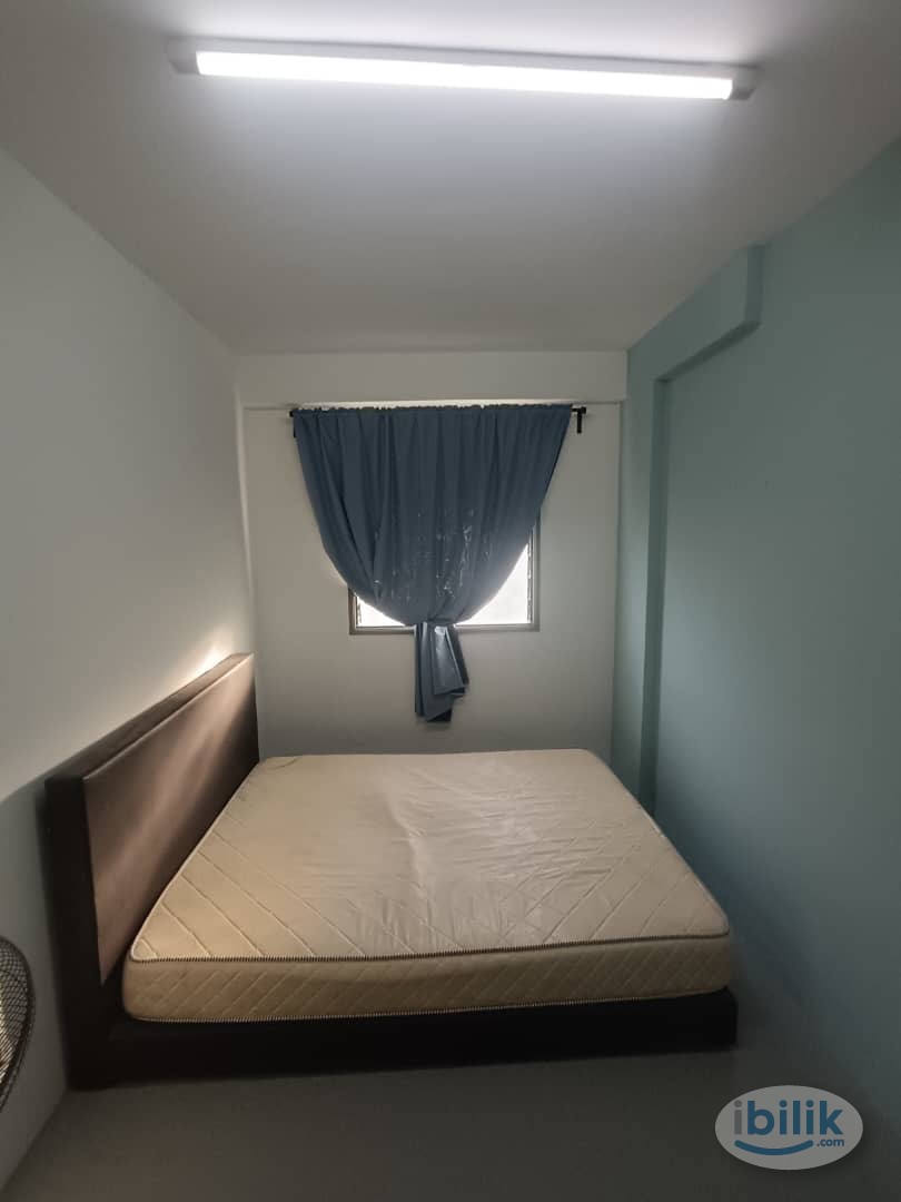 Sri Saujana Queen Room For Rent in Georgetown - Image 1