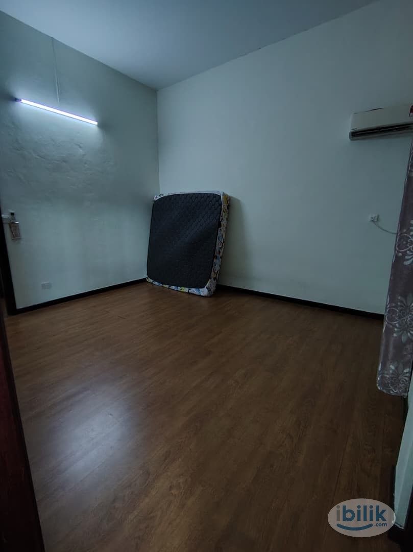 Spacious Master Room for Rent! Utilities All-Inclusive! - Image 2