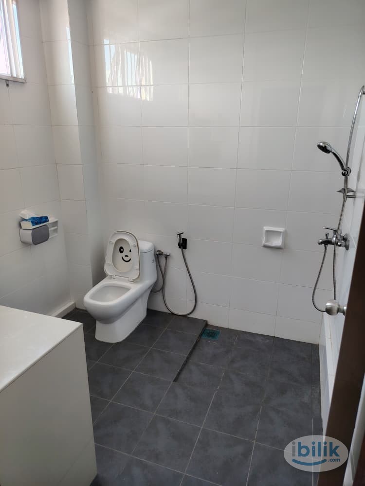 Spacious Master Room for Rent! Utilities All-Inclusive! - Image 3