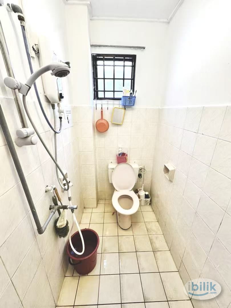 💰 ZERO DEPOSIT! 🌸 [FEMALE-ONLY | FULLY FURNISHED ROOM] 🏠 | Near MRT Bandar Utama 🚇 & 1 Utama Shopping Centre 🛍️ | ✨ Safe - Image 3