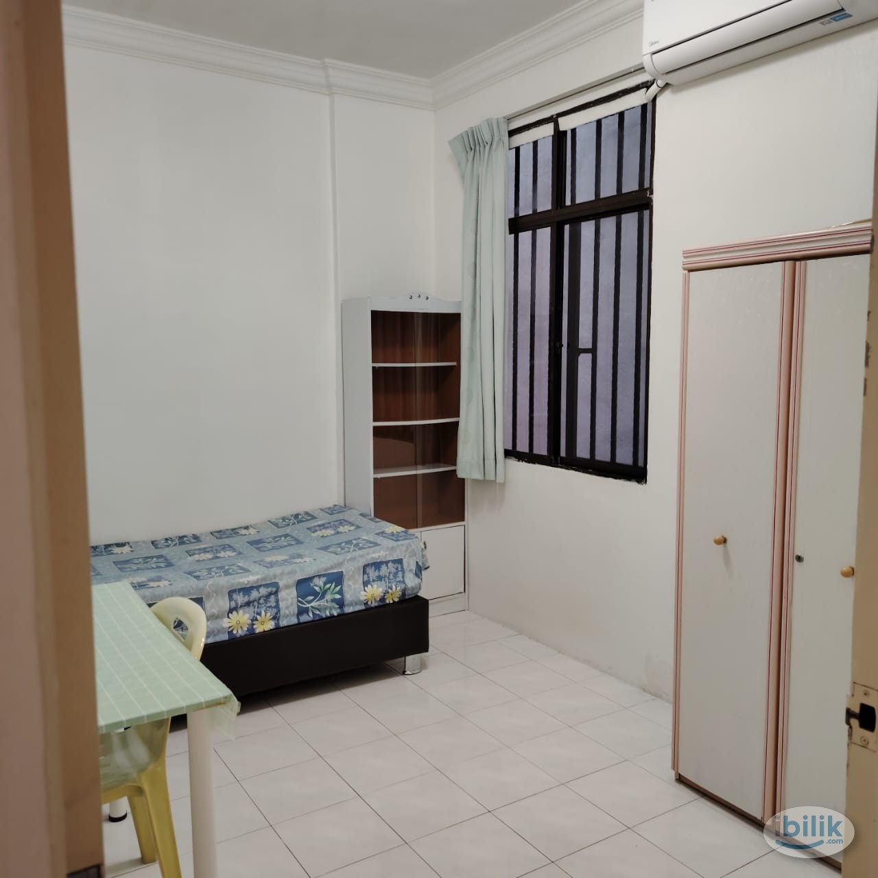 Middle Room for Rent - Image 1