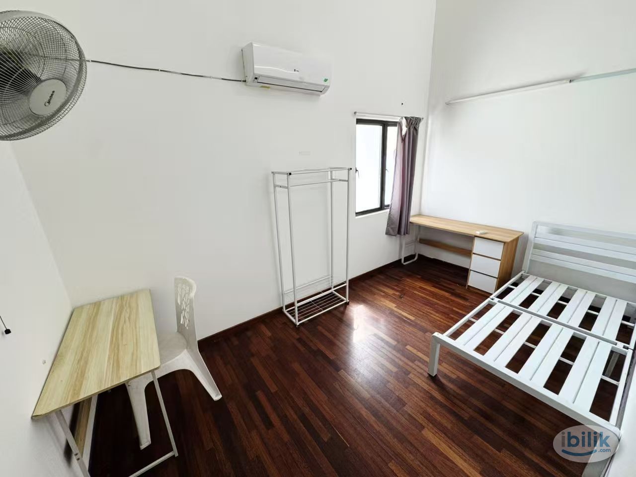 💰 ZERO DEPOSIT! 🏡 Fully Furnished Room for Rent – Just 3 Min Drive to Setia City Mall 🛍️ & KOSSAN Tower 🏢 🚗 📍 Super Conv - Image 1