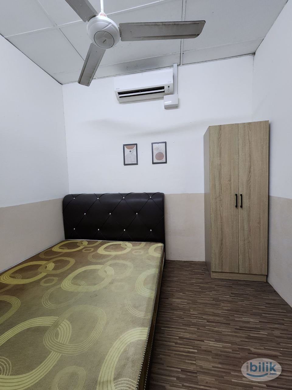 Couple Room Queenbed with Air Conditioner at Larkin, Johor Bahru - Image 1