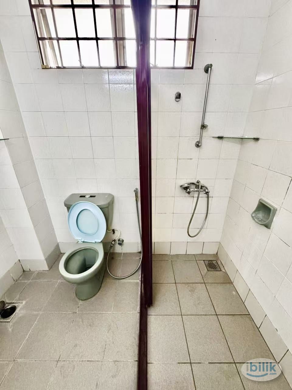 💰 ZERO DEPOSIT! ✨ | 🏡 Fully Furnished Master Room 🛏️🛋️ with Private Bathroom 🚿💦 | 🚶‍♀️🚶‍♂️ Only 9-min Walk to MRT Bandar - Image 3