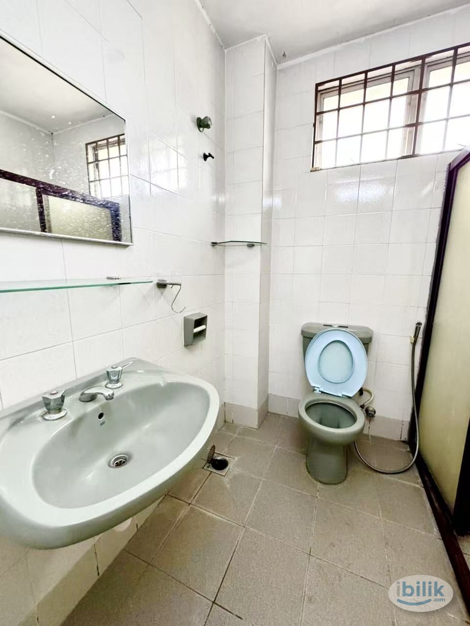 💰 ZERO DEPOSIT! ✨ | 🏡 Fully Furnished Master Room 🛏️🛋️ with Private Bathroom 🚿💦 | 🚶‍♀️🚶‍♂️ Only 9-min Walk to MRT Bandar - Image 5
