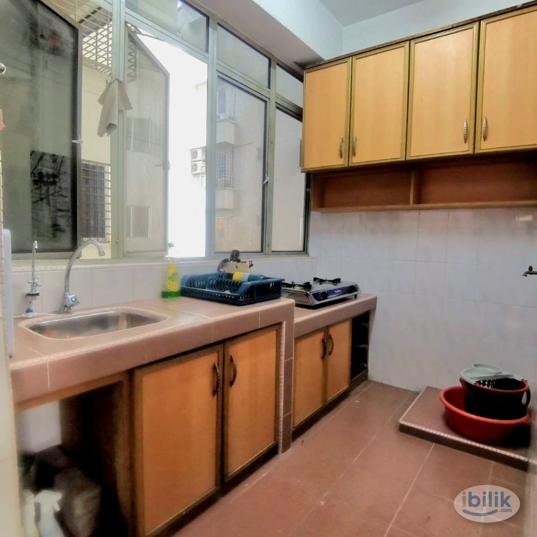 Master Room at Setapak Ria Condominium, Setapak - Image 2