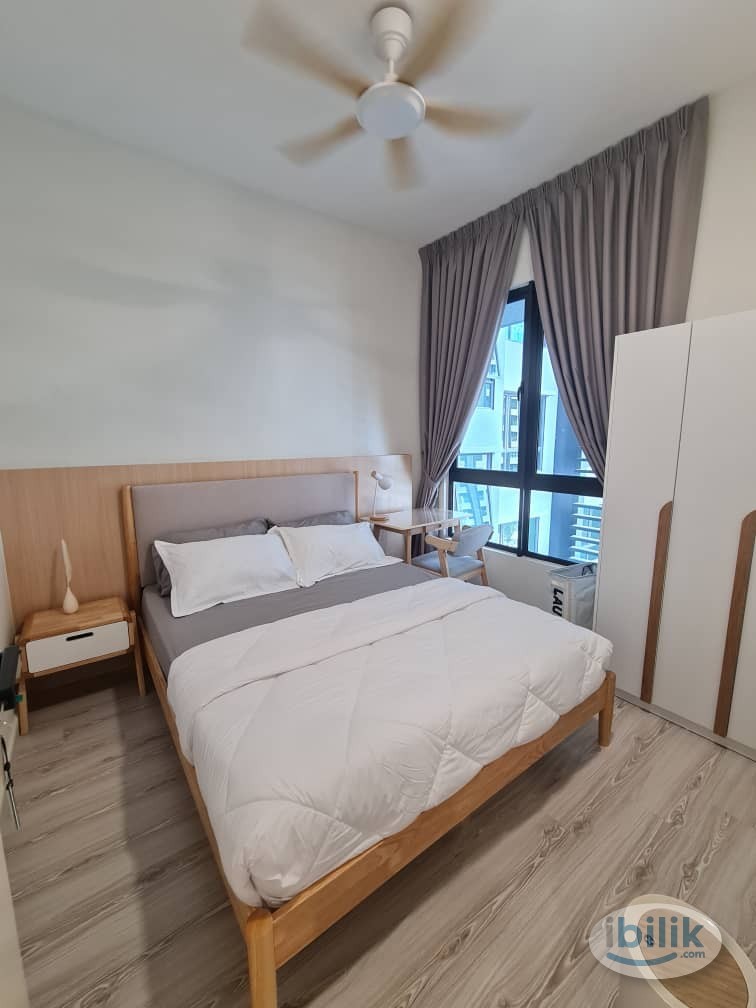 Middle Room at Meta Residences Putra Permai, Seri Kembangan - Image 1