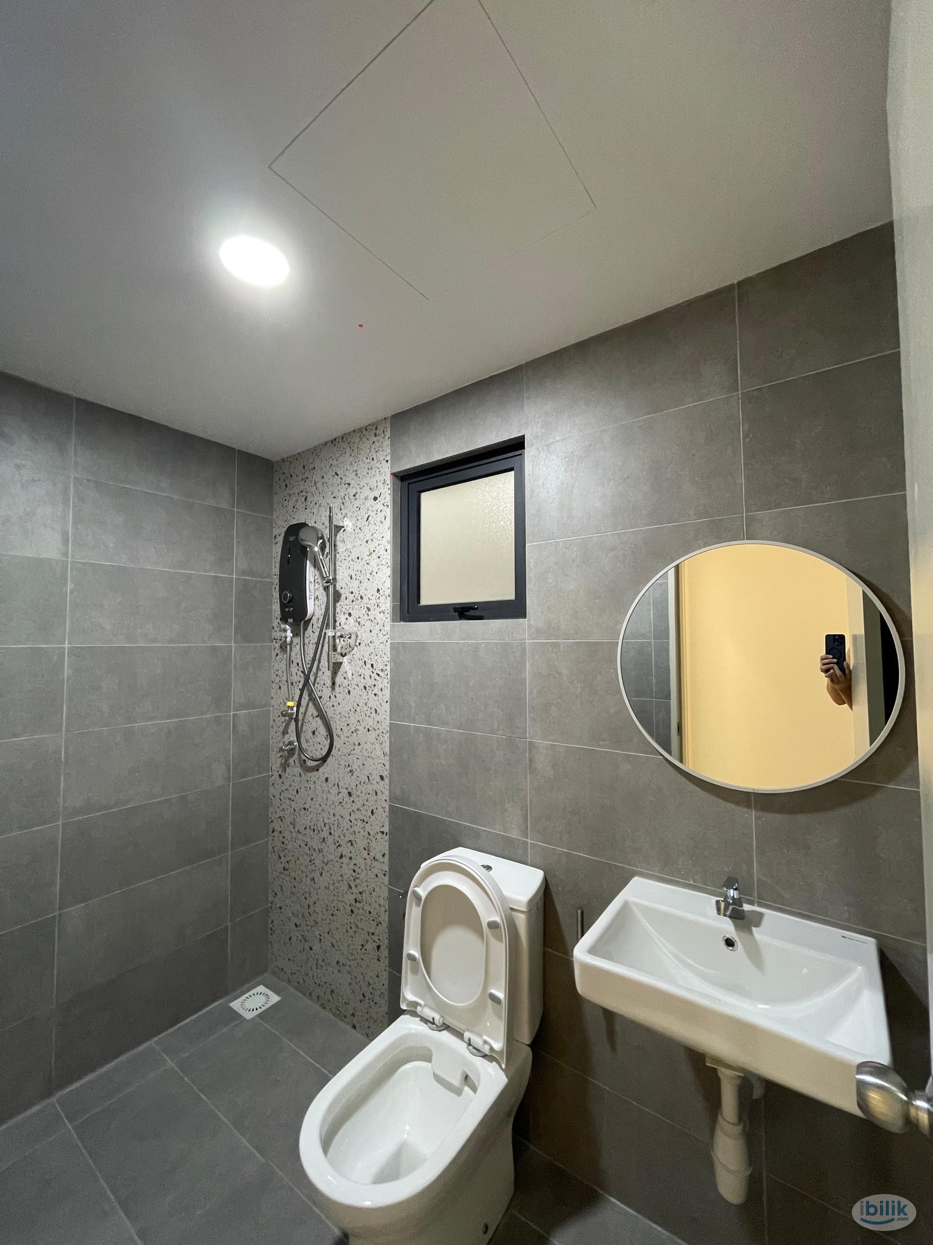 Middle Room at Aster Residence, Cheras - Image 4