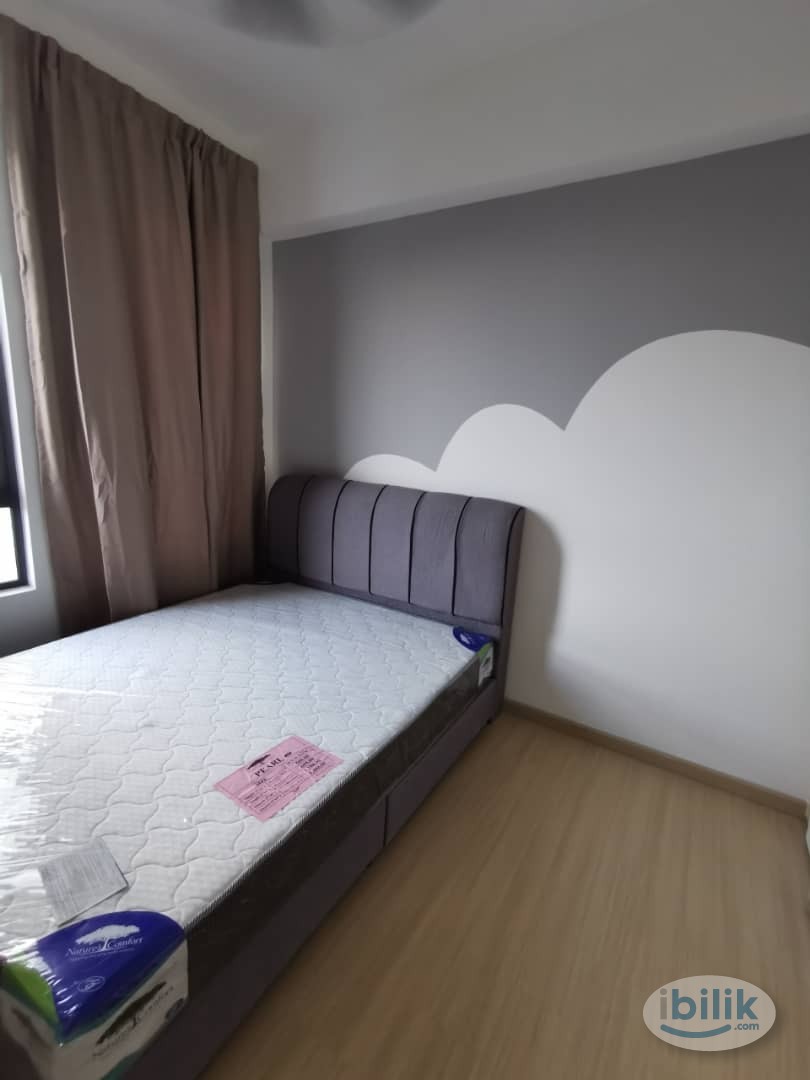 Middle Room at Damansara Perdana, Petaling Jaya - Image 1