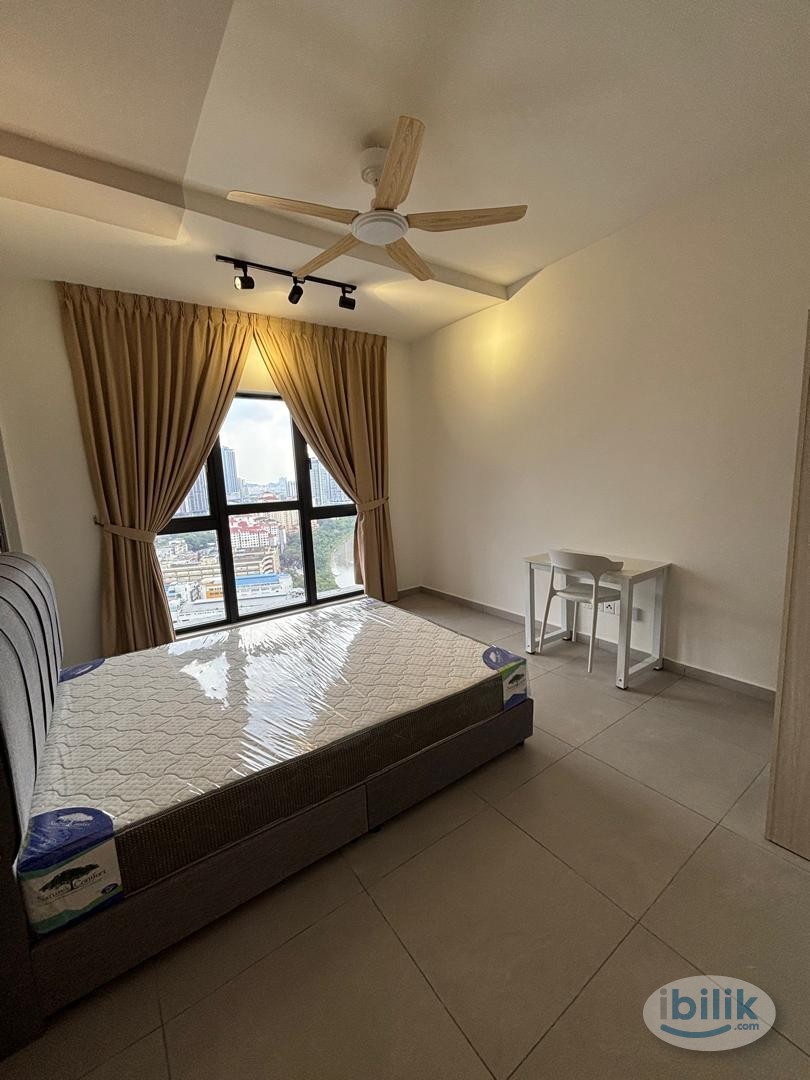 Middle Room at Damansara Utama, Petaling Jaya - Image 1