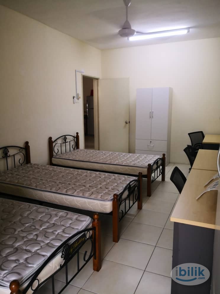 Master Room attacet bathroom at Platinum Hill PV13, Setapak and Stay 3 person near TAR UMT Setapak - Image 2