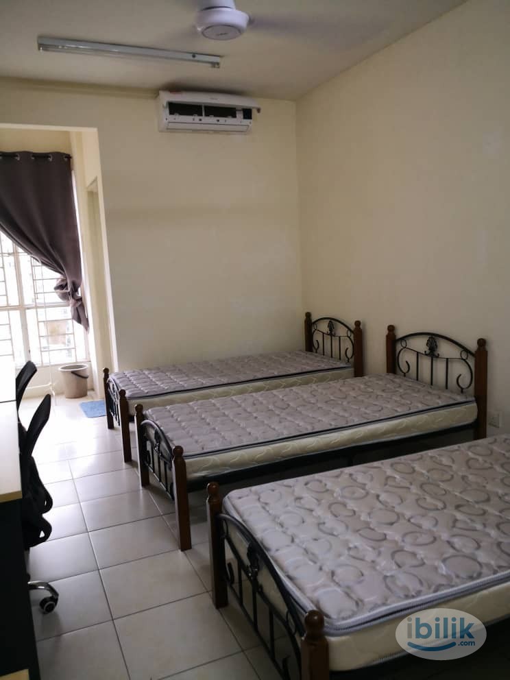 Master Room attacet bathroom at Platinum Hill PV13, Setapak and Stay 3 person near TAR UMT Setapak - Image 5