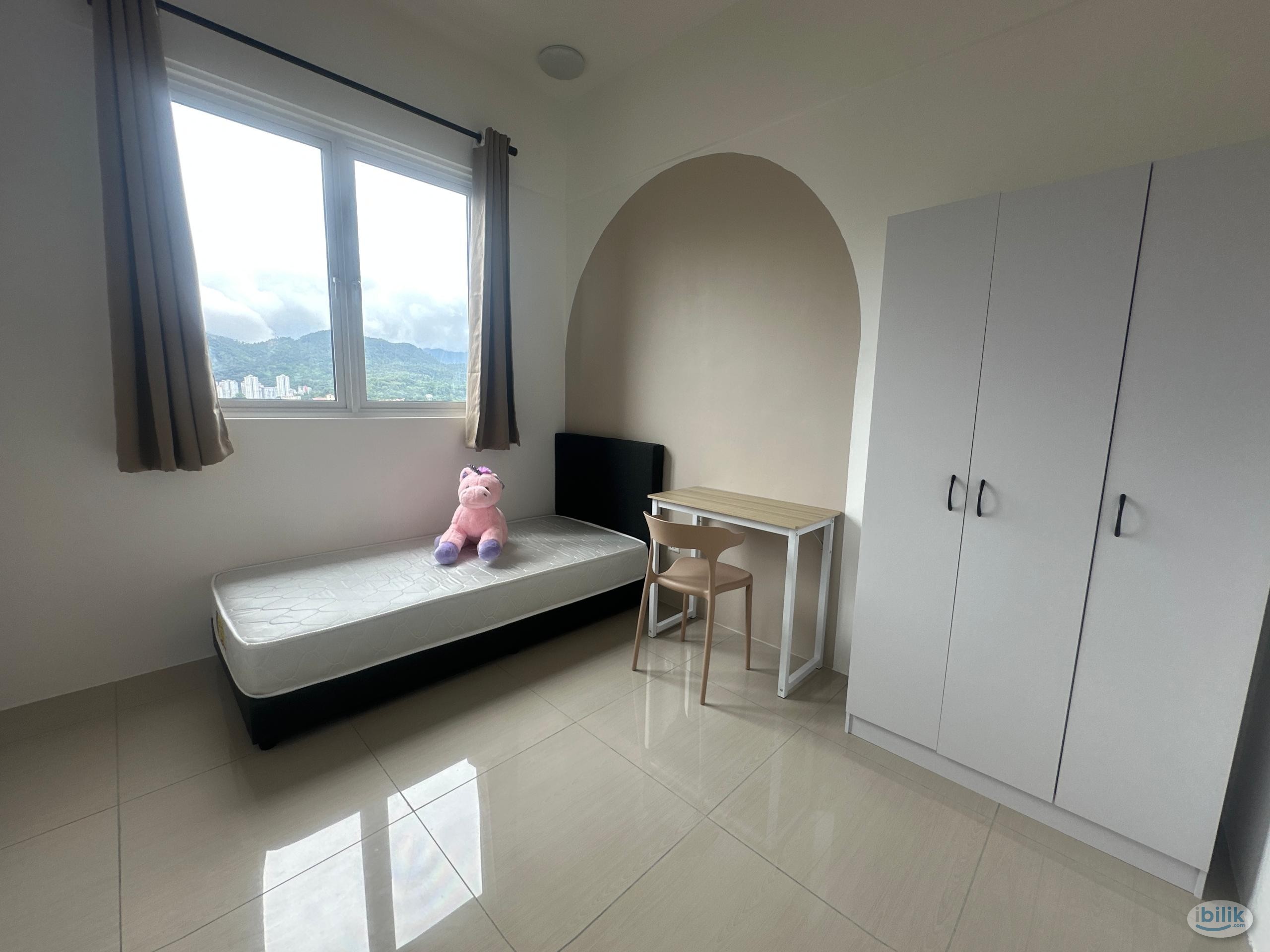 Middle Room at Bayan Lepas, Penang - Image 1